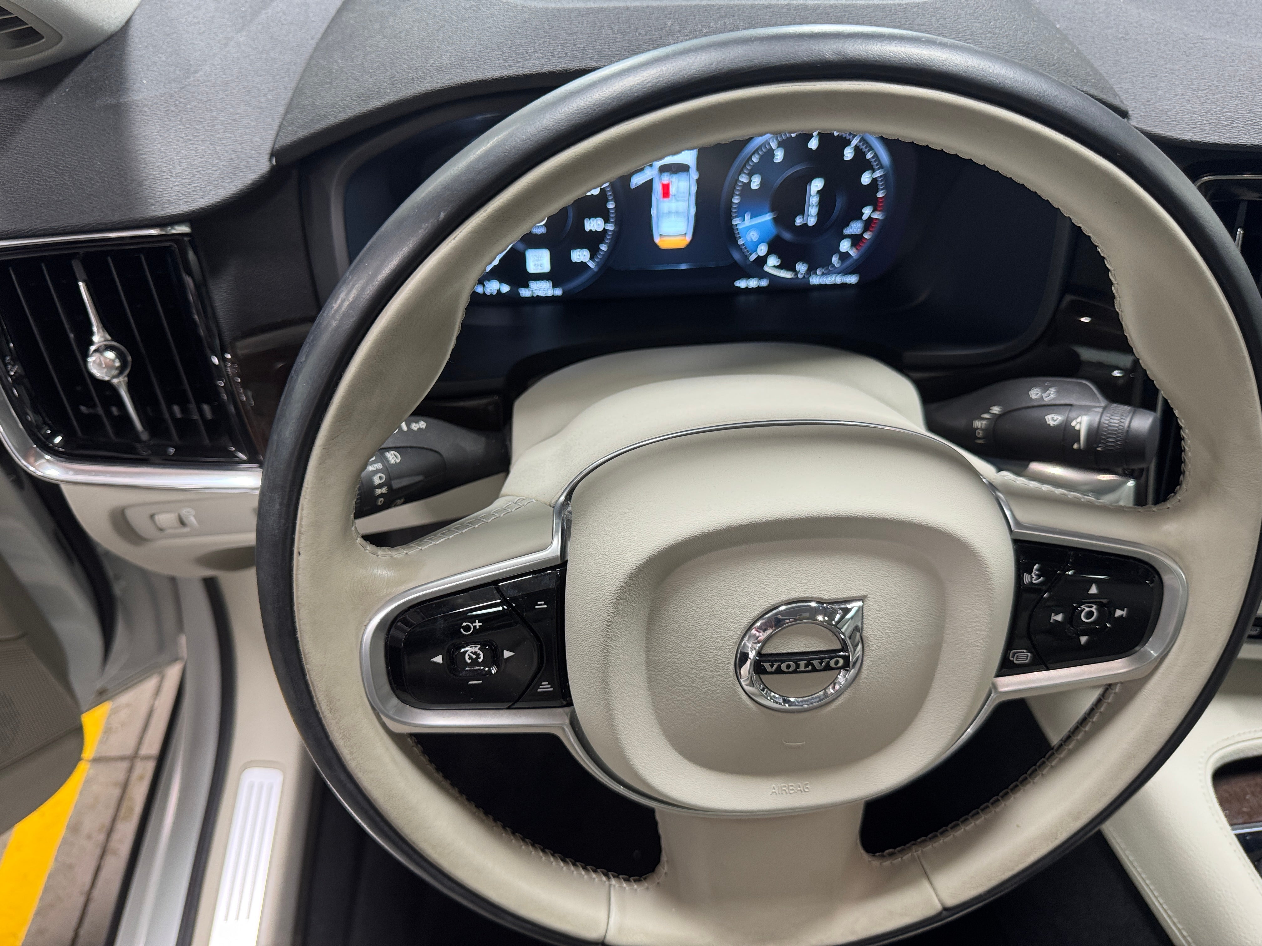 2018 Volvo S90 T5 Momentum 4