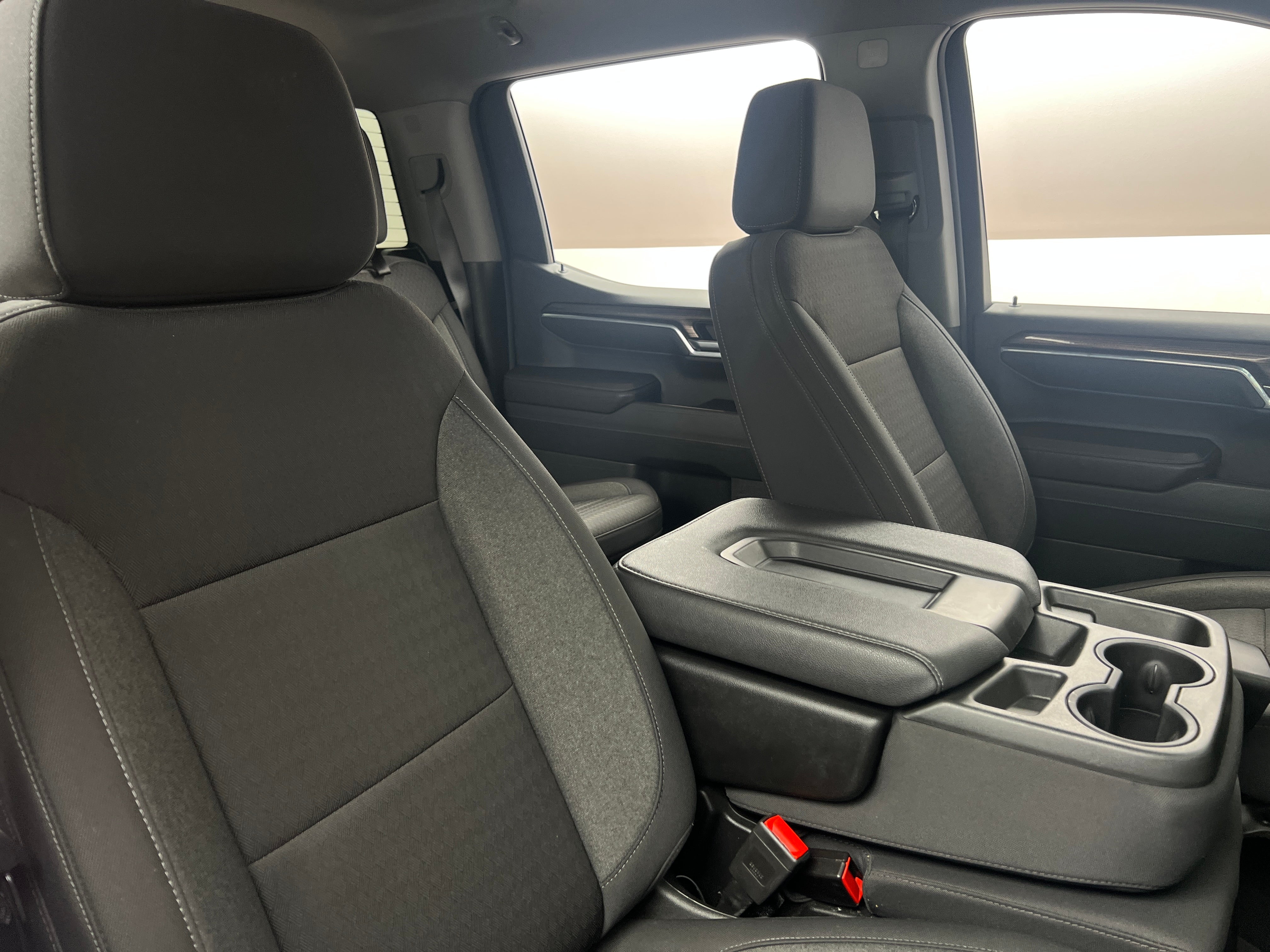 2023 Chevrolet Silverado 1500 LT 2