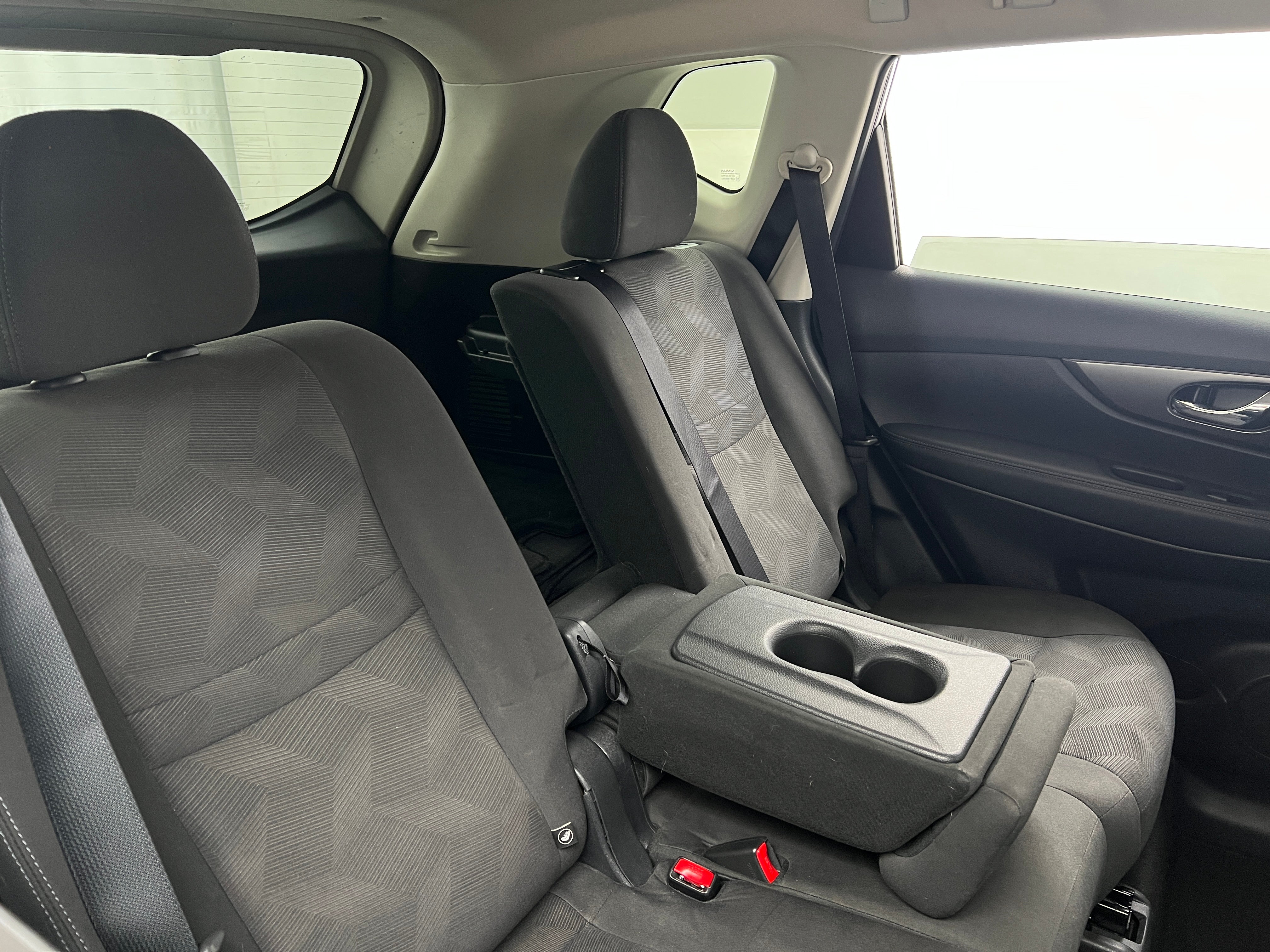 2016 Nissan Rogue SV 6