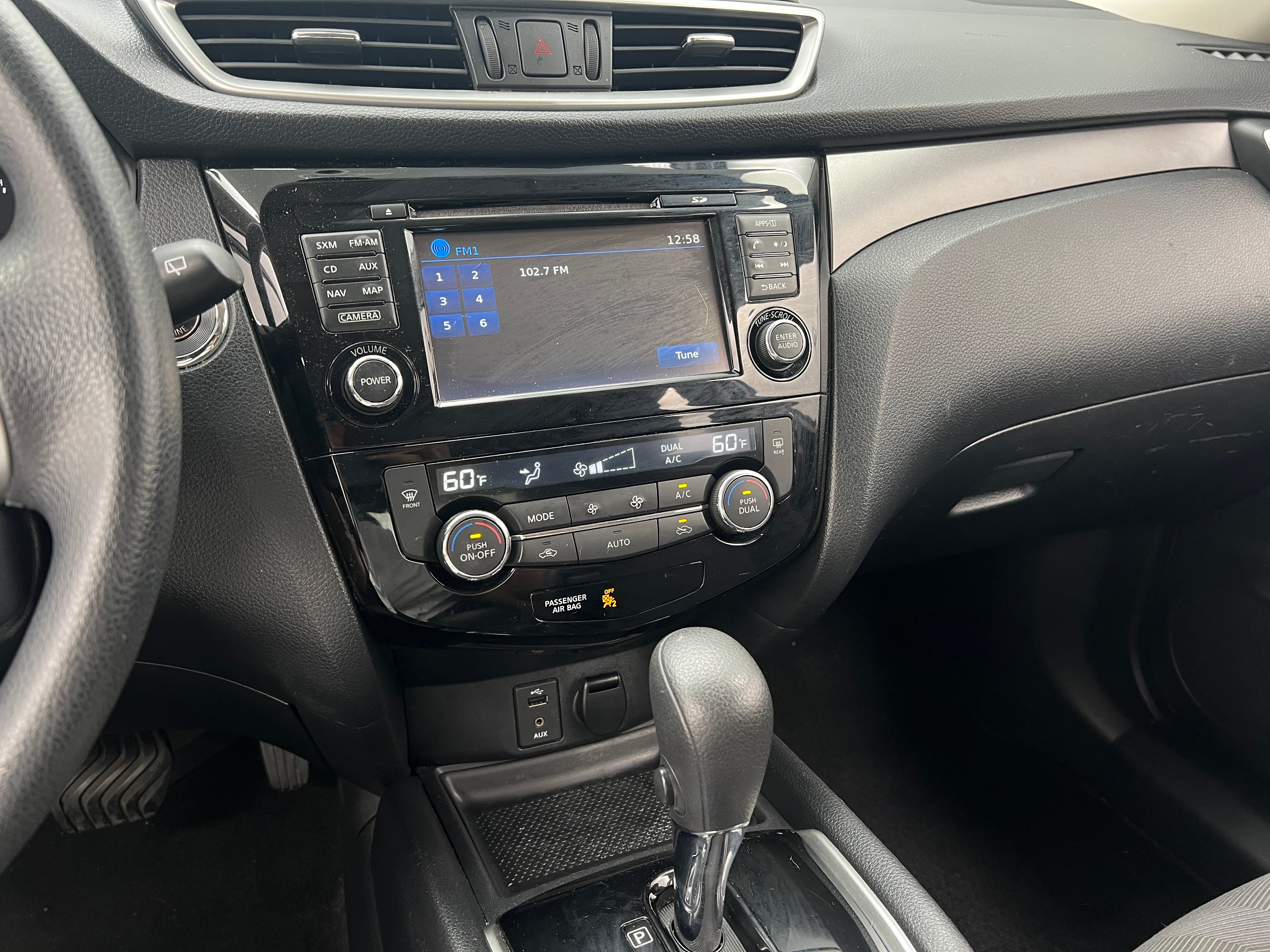 2016 Nissan Rogue SV 4