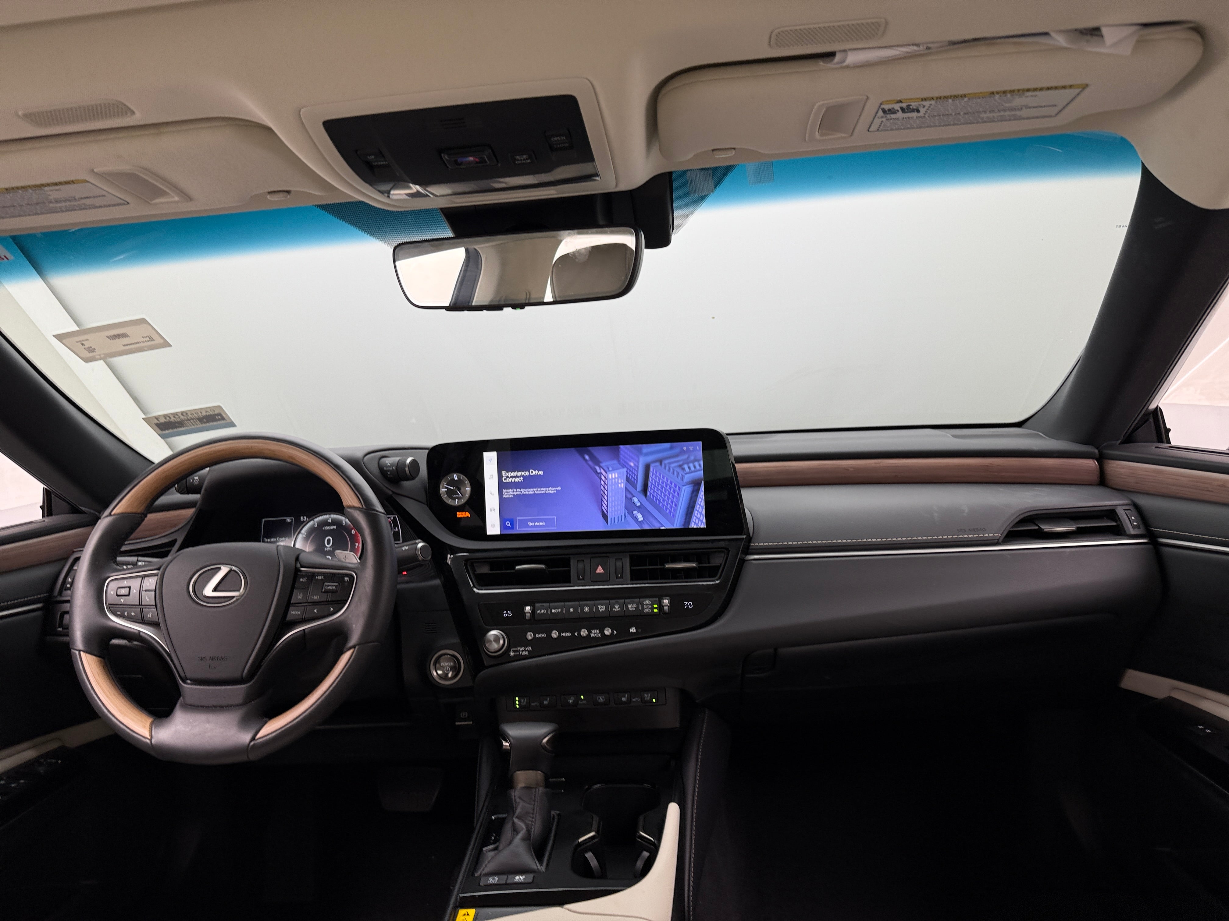 2024 Lexus ES Hybrid 300h Luxury 2