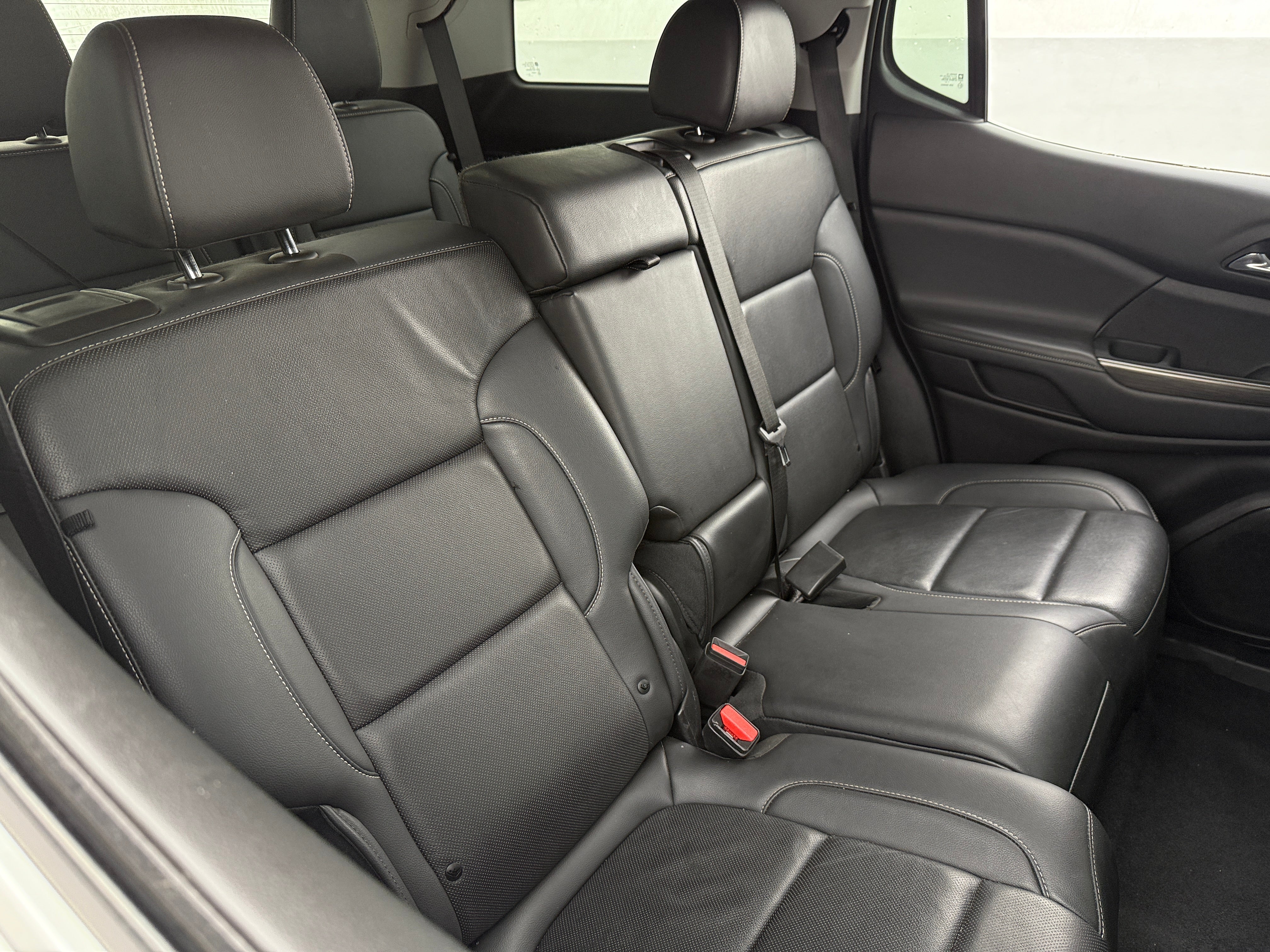 2023 GMC Acadia SLT 5