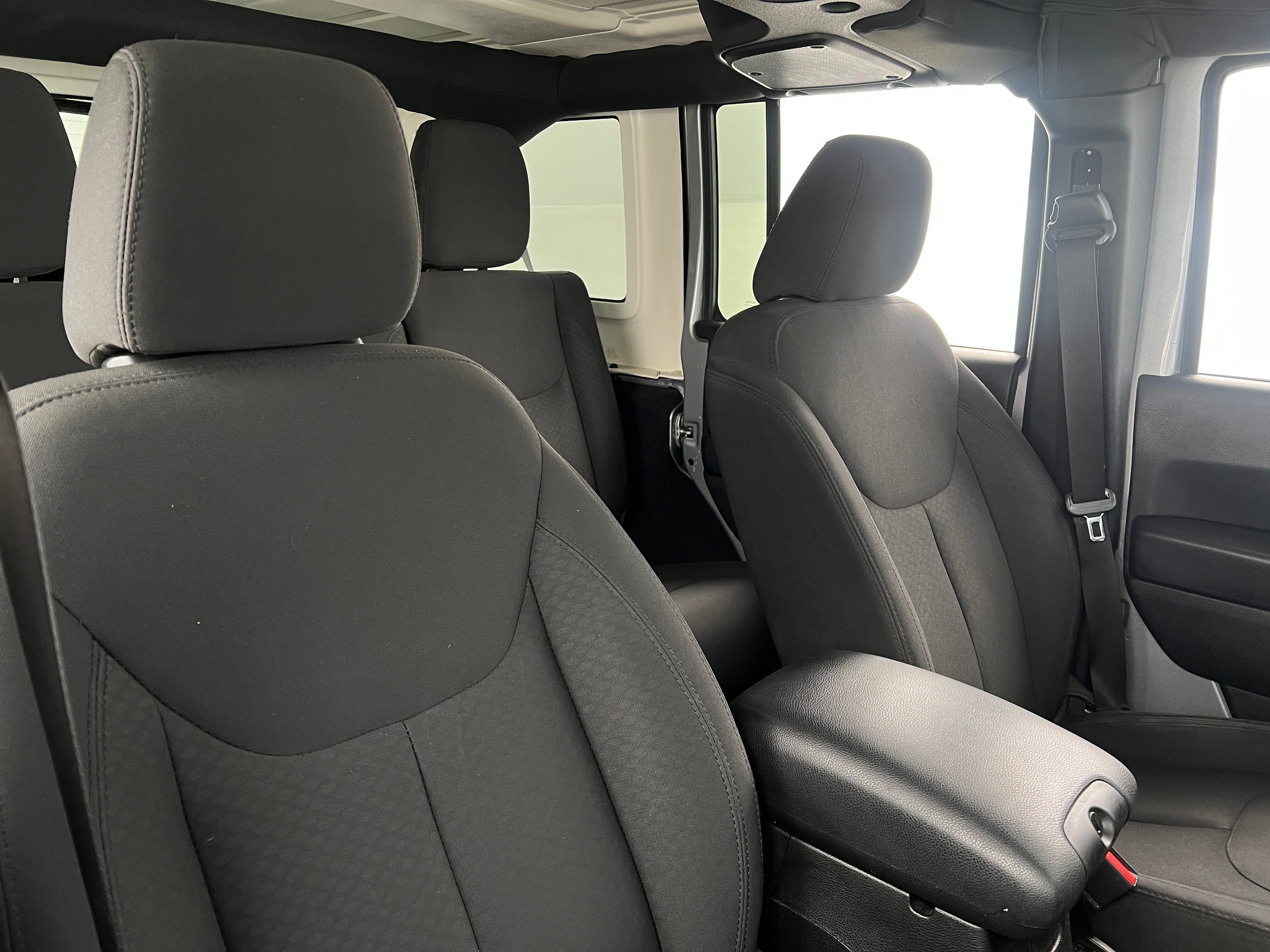 2018 Jeep Wrangler Unlimited Sport S 2