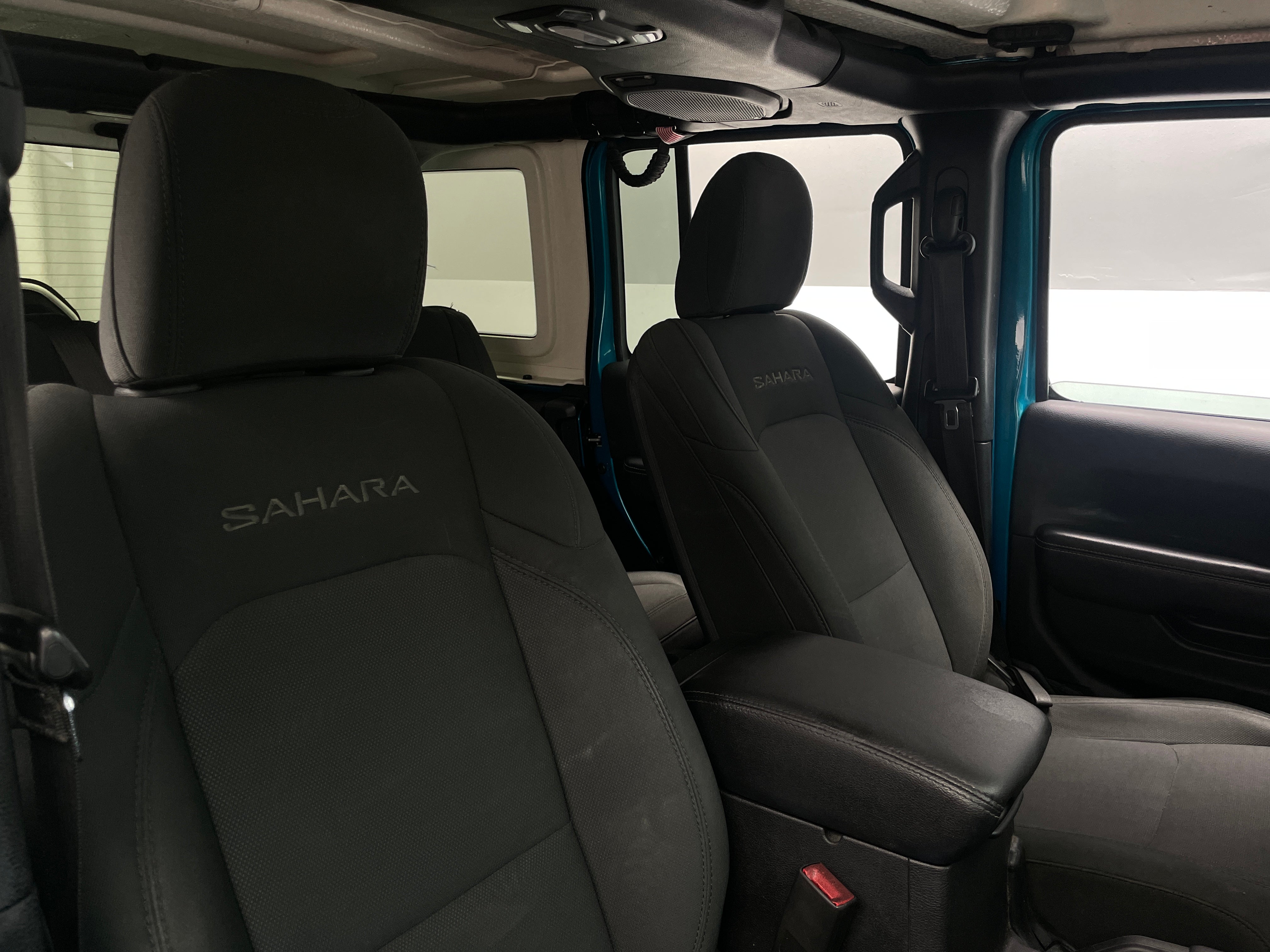 2020 Jeep Wrangler Unlimited Sahara 2