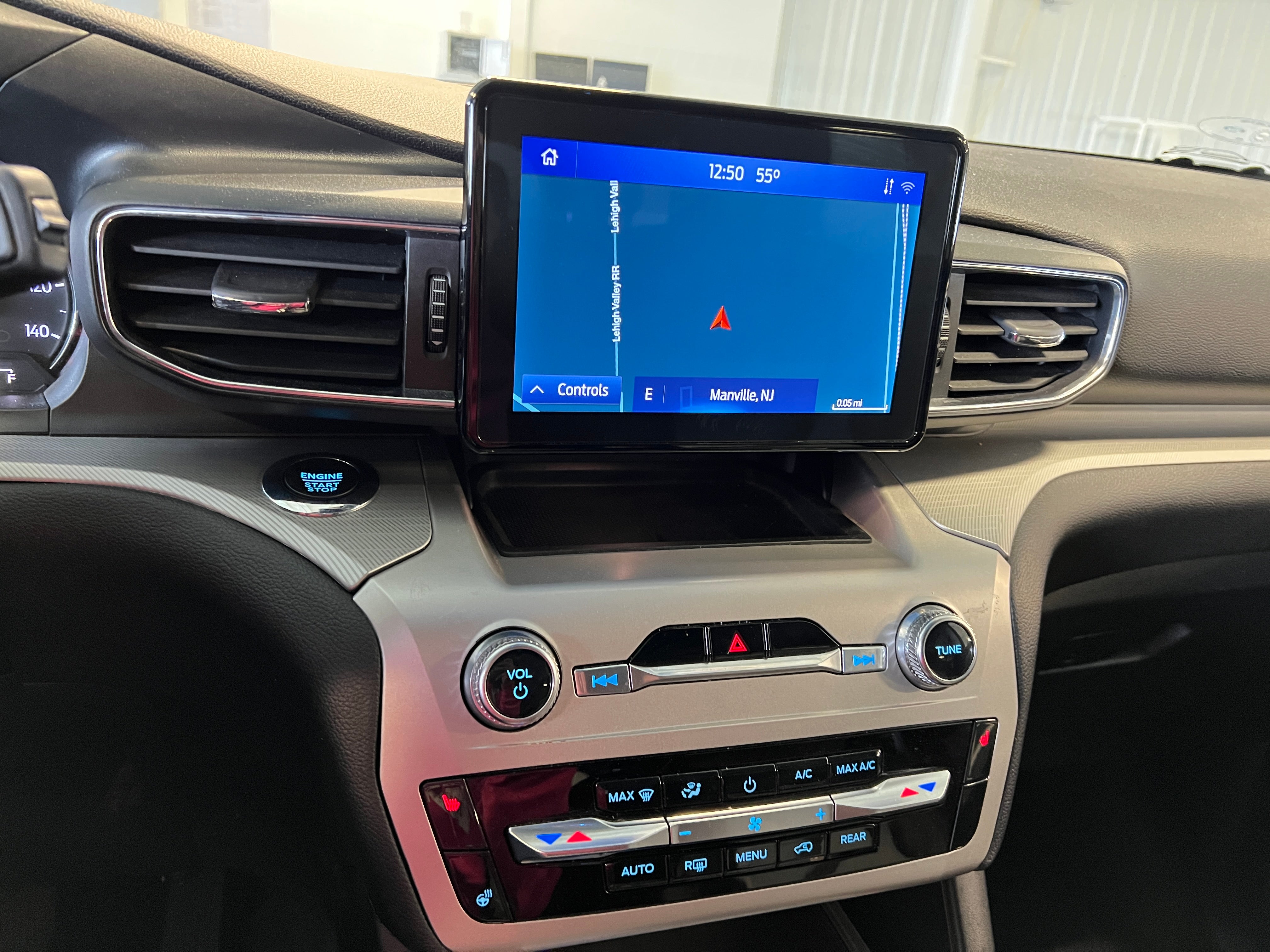 2022 Ford Explorer XLT 4