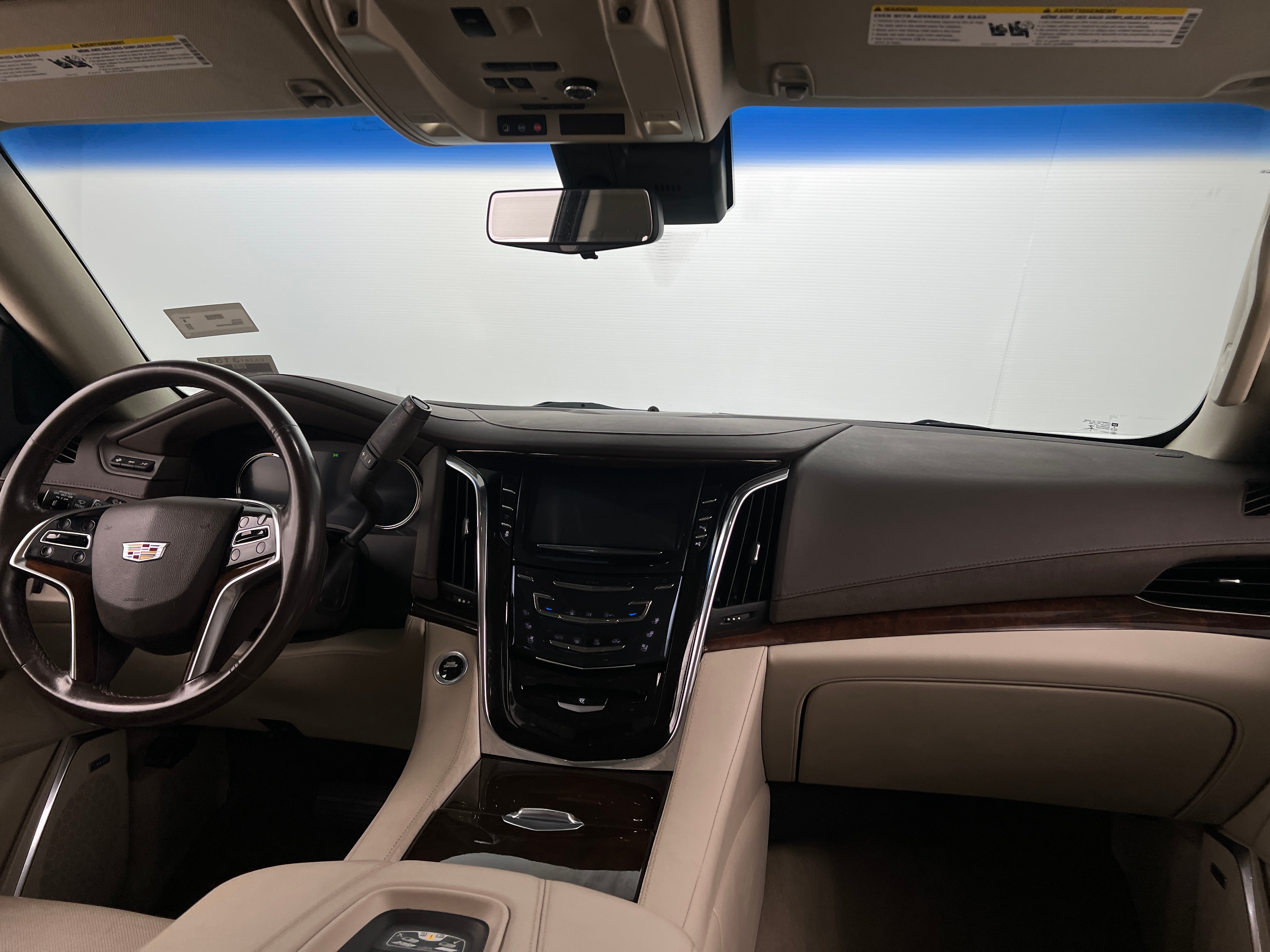 2017 Cadillac Escalade Luxury 2