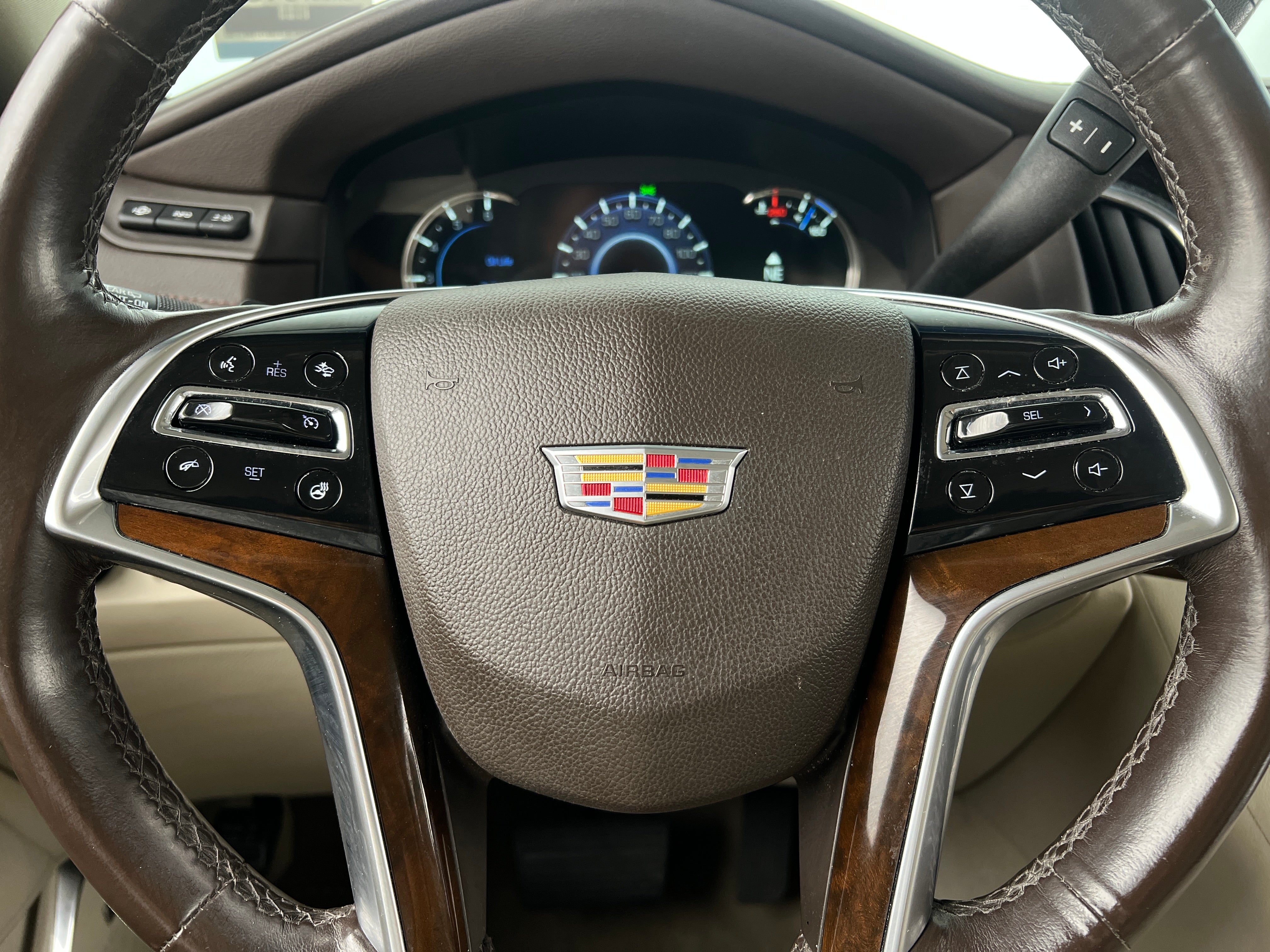 2017 Cadillac Escalade Luxury 4