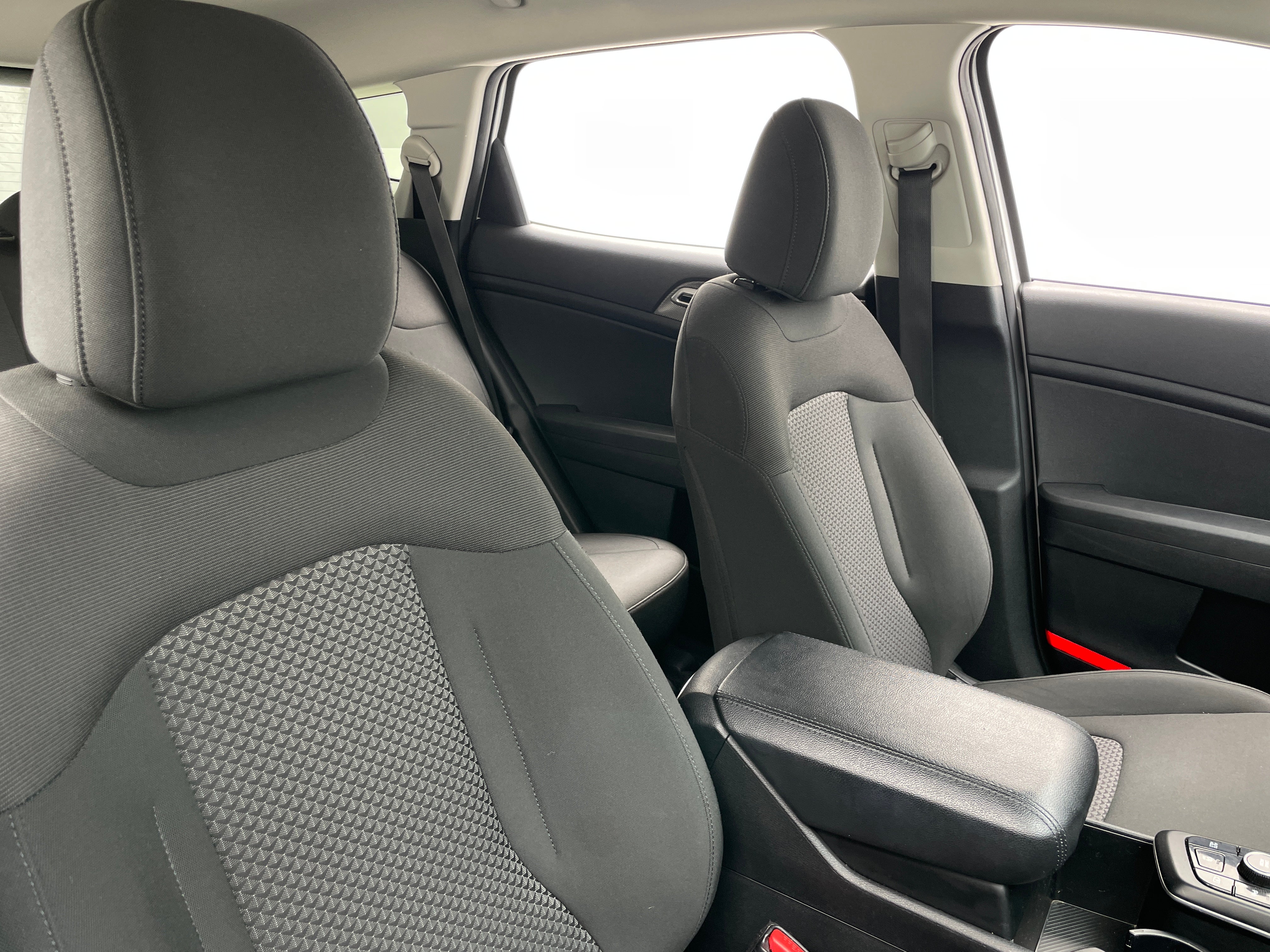 2023 Kia Sportage LX 2