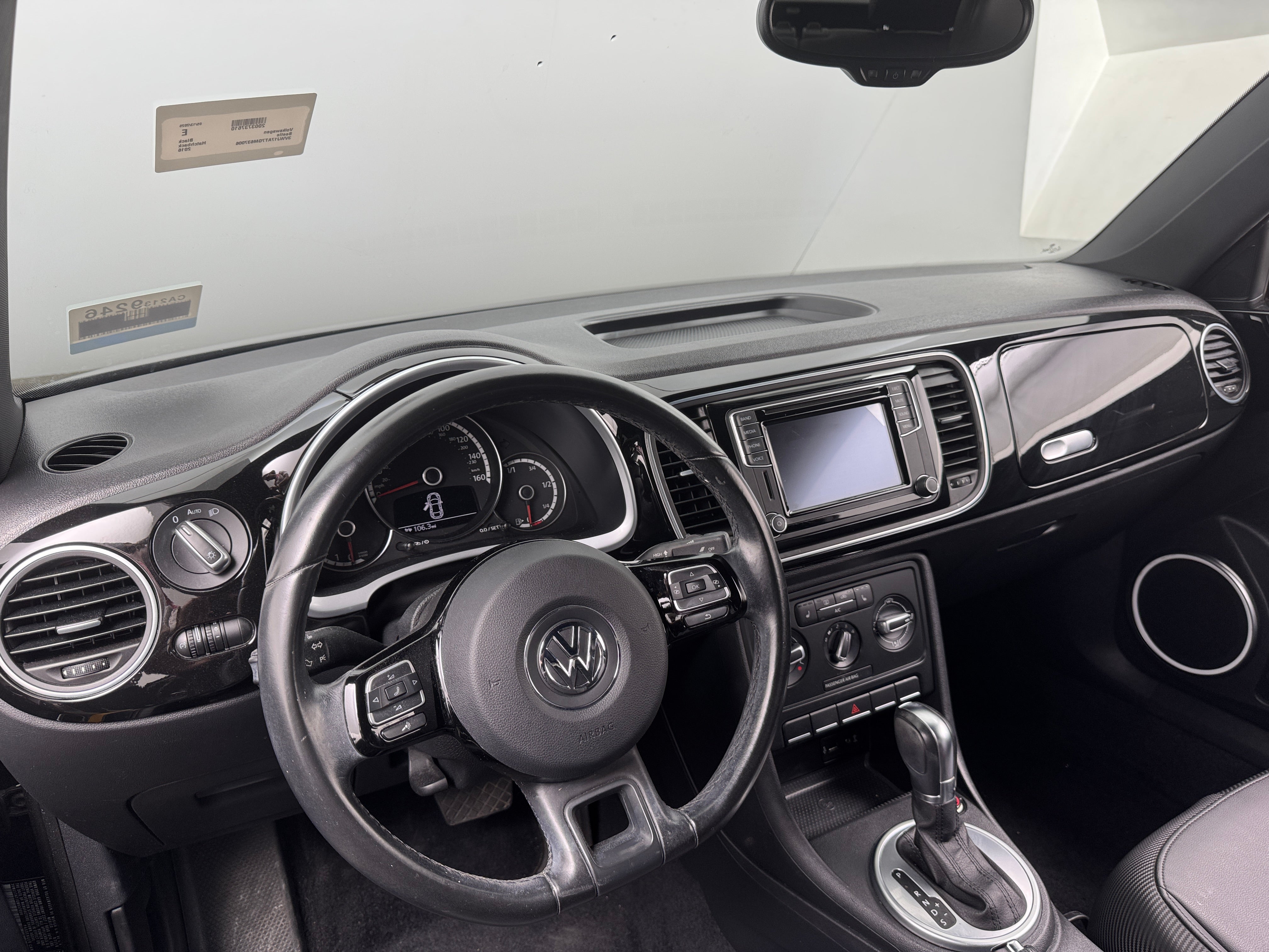 2016 Volkswagen Beetle SE 2