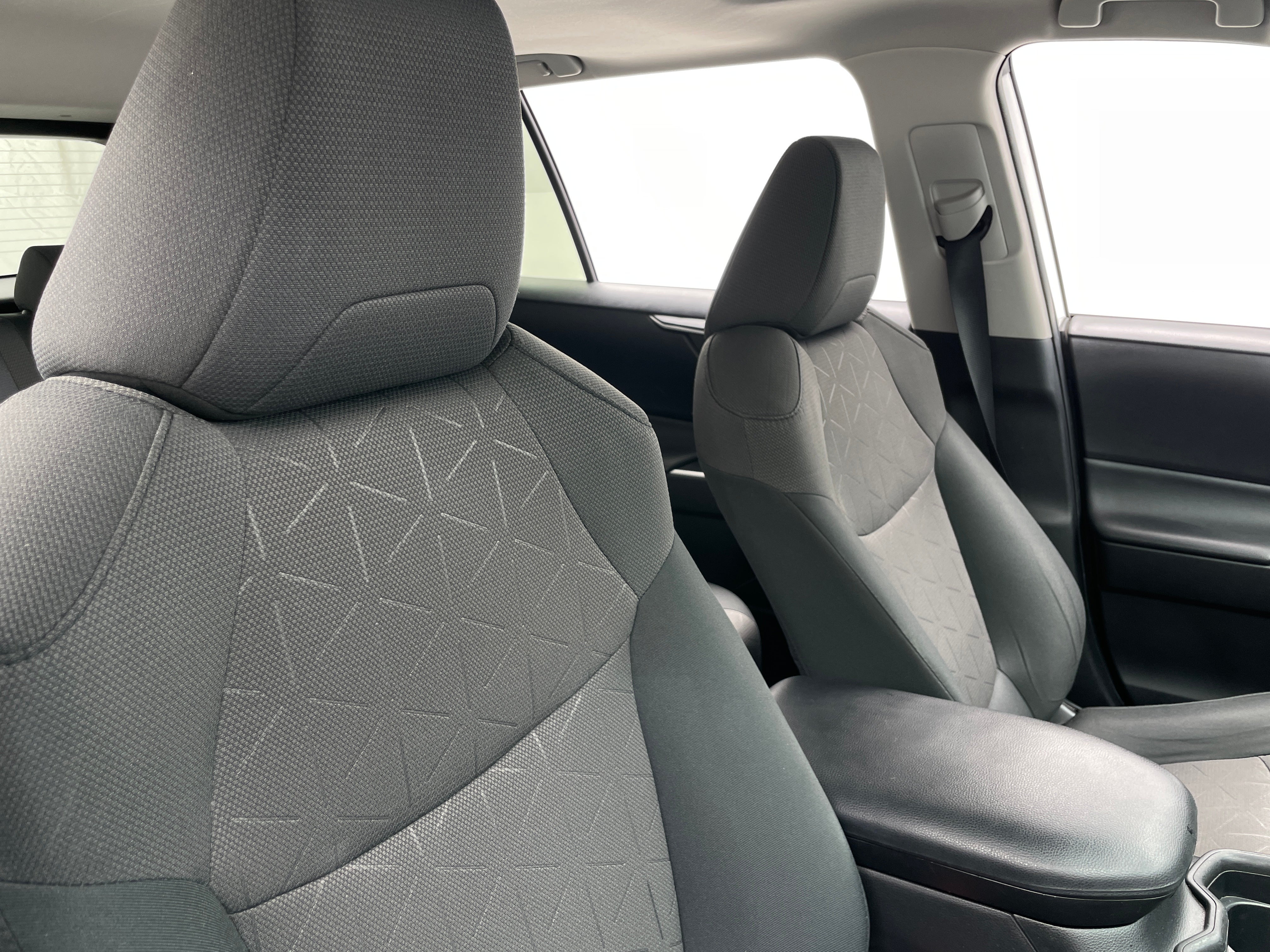 2019 Toyota RAV4 XLE 2
