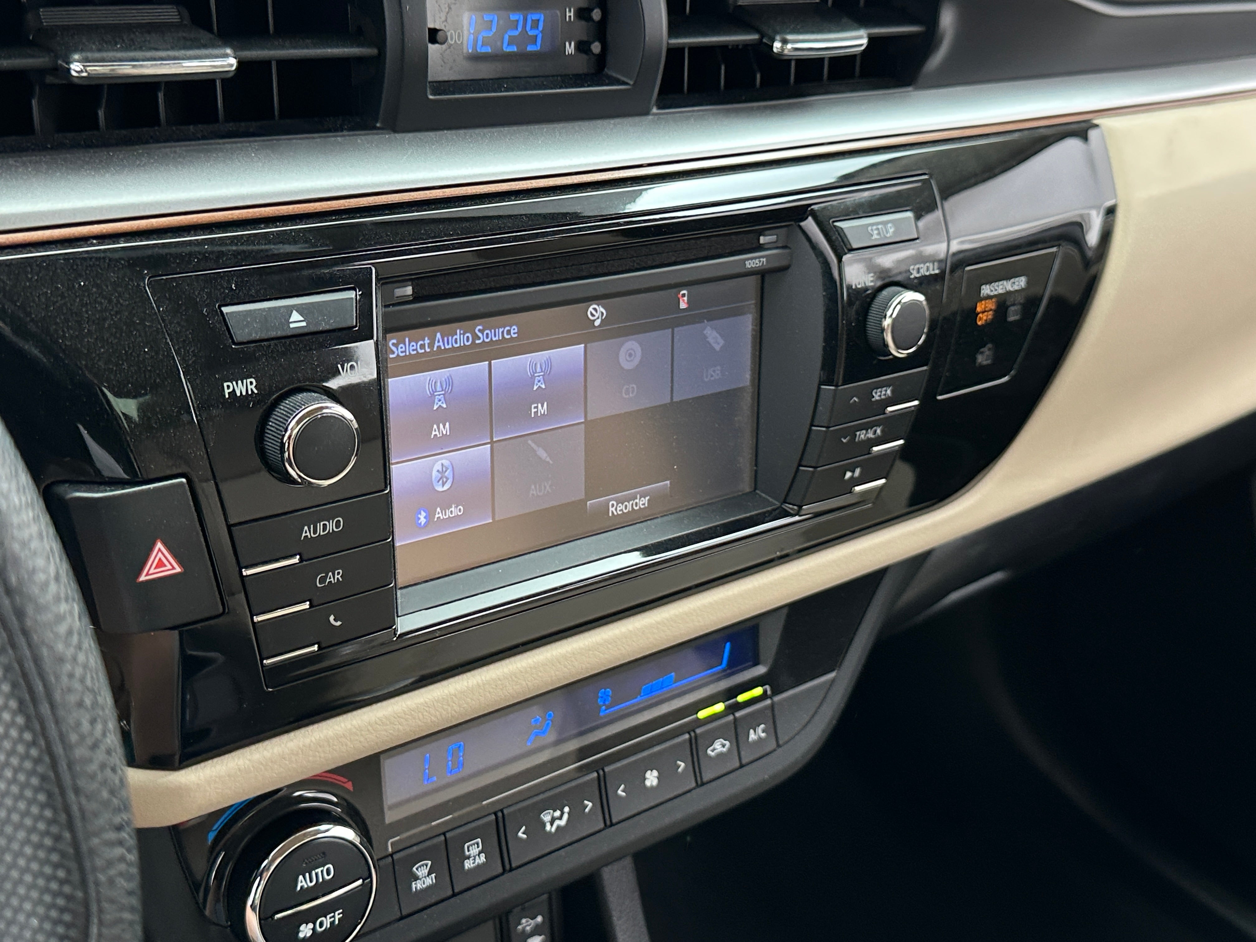 2016 Toyota Corolla LE 4