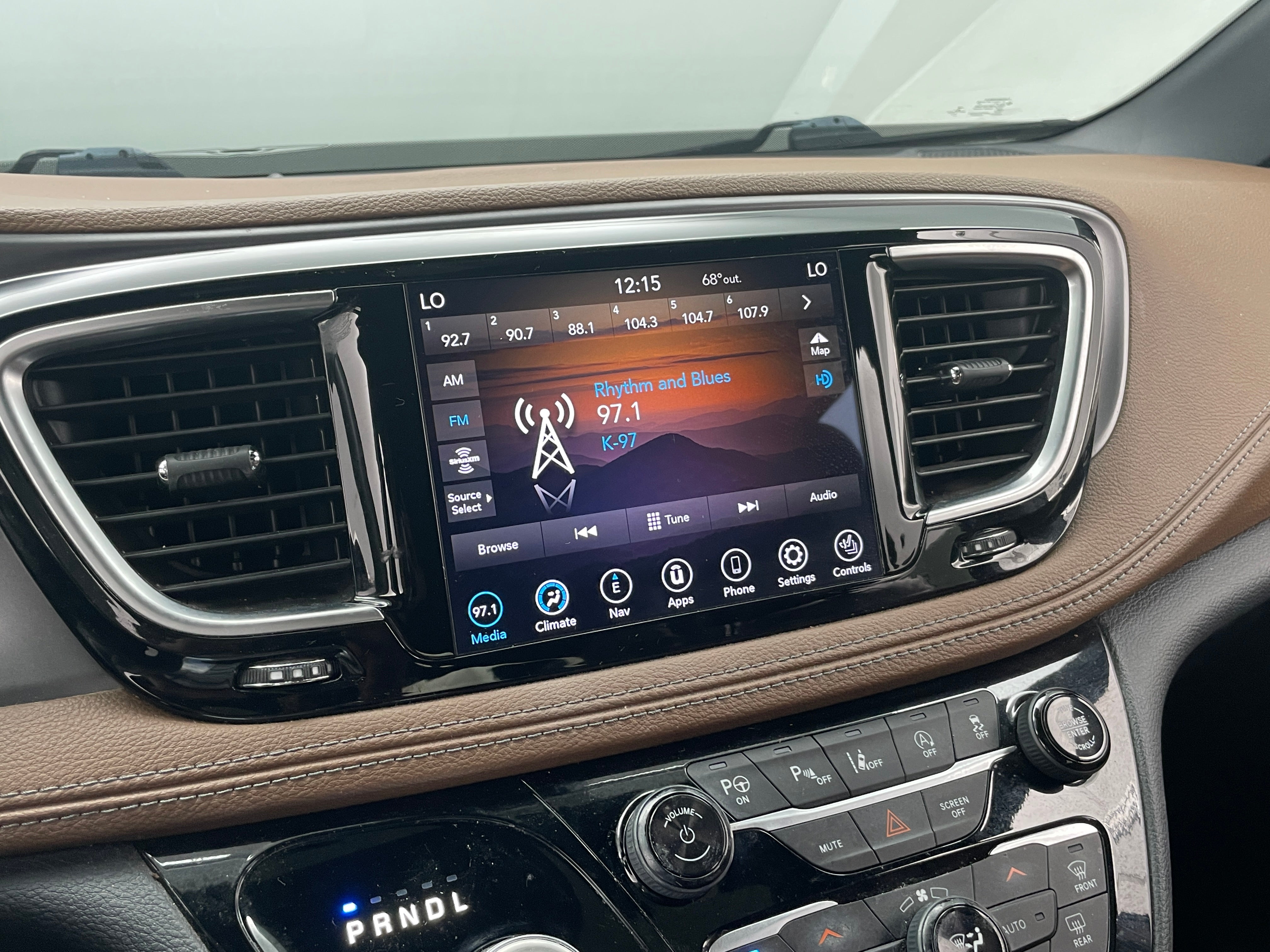 2020 Chrysler Pacifica Limited 3
