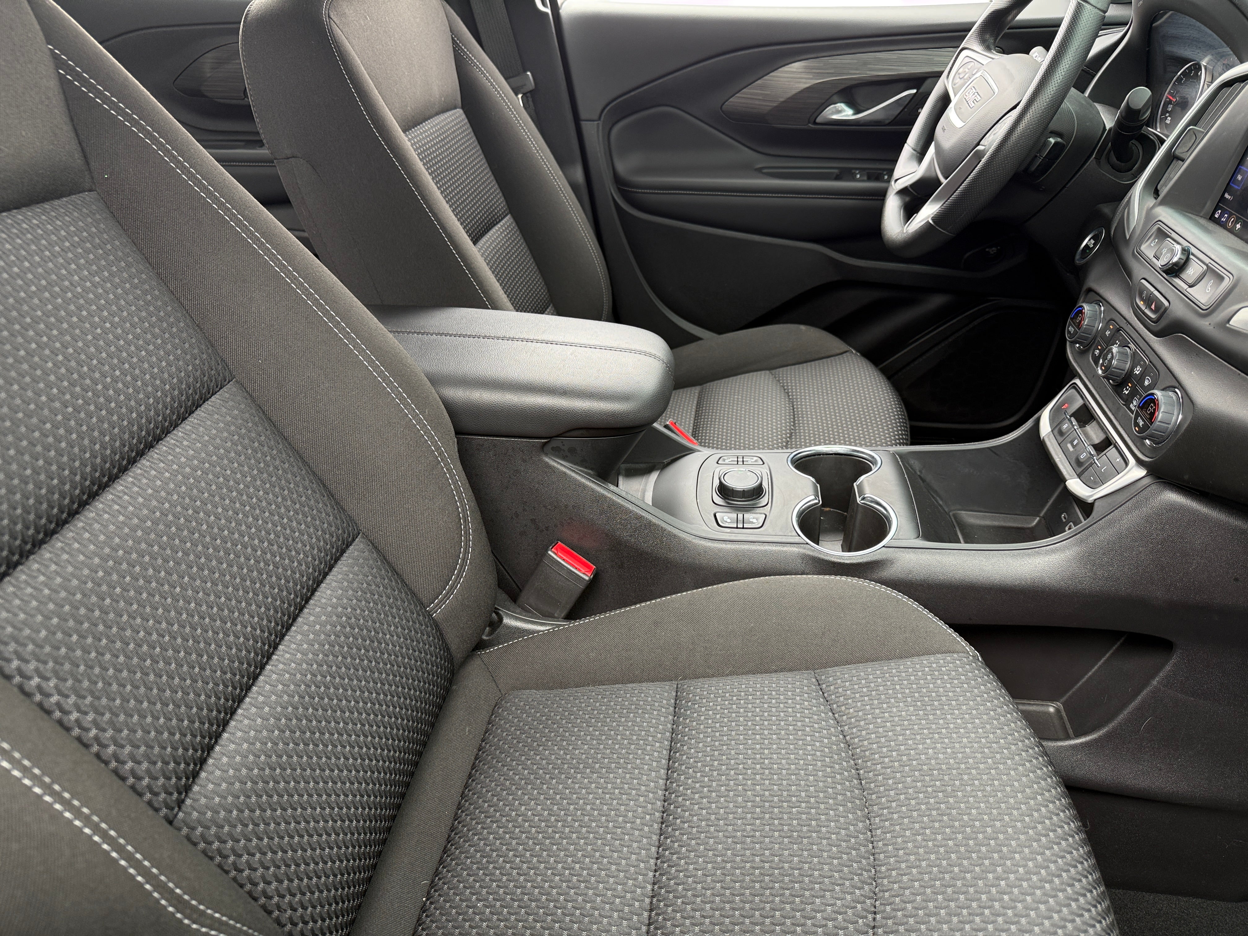 2024 GMC Terrain SLE 2