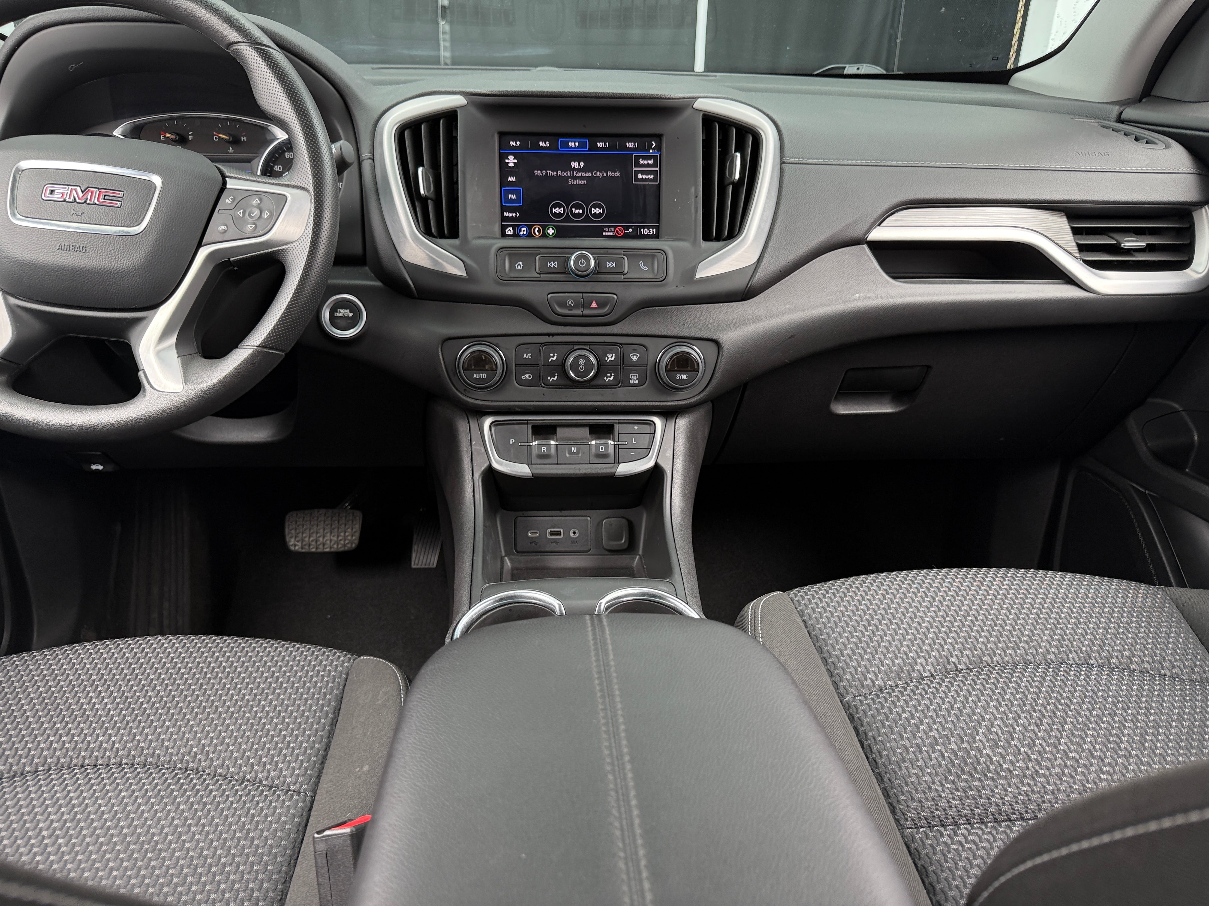 2024 GMC Terrain SLE 3