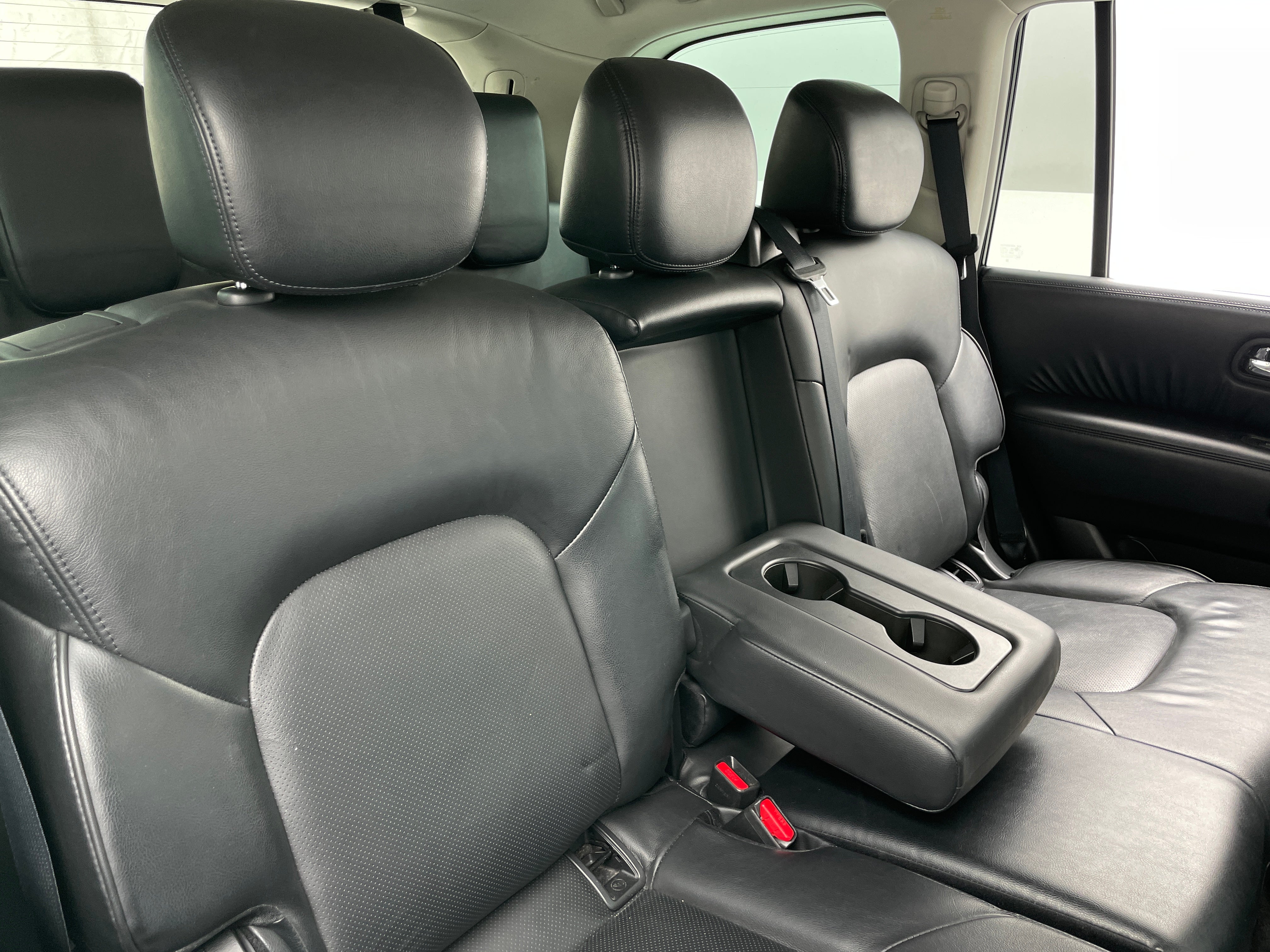 2023 Nissan Armada SL 5