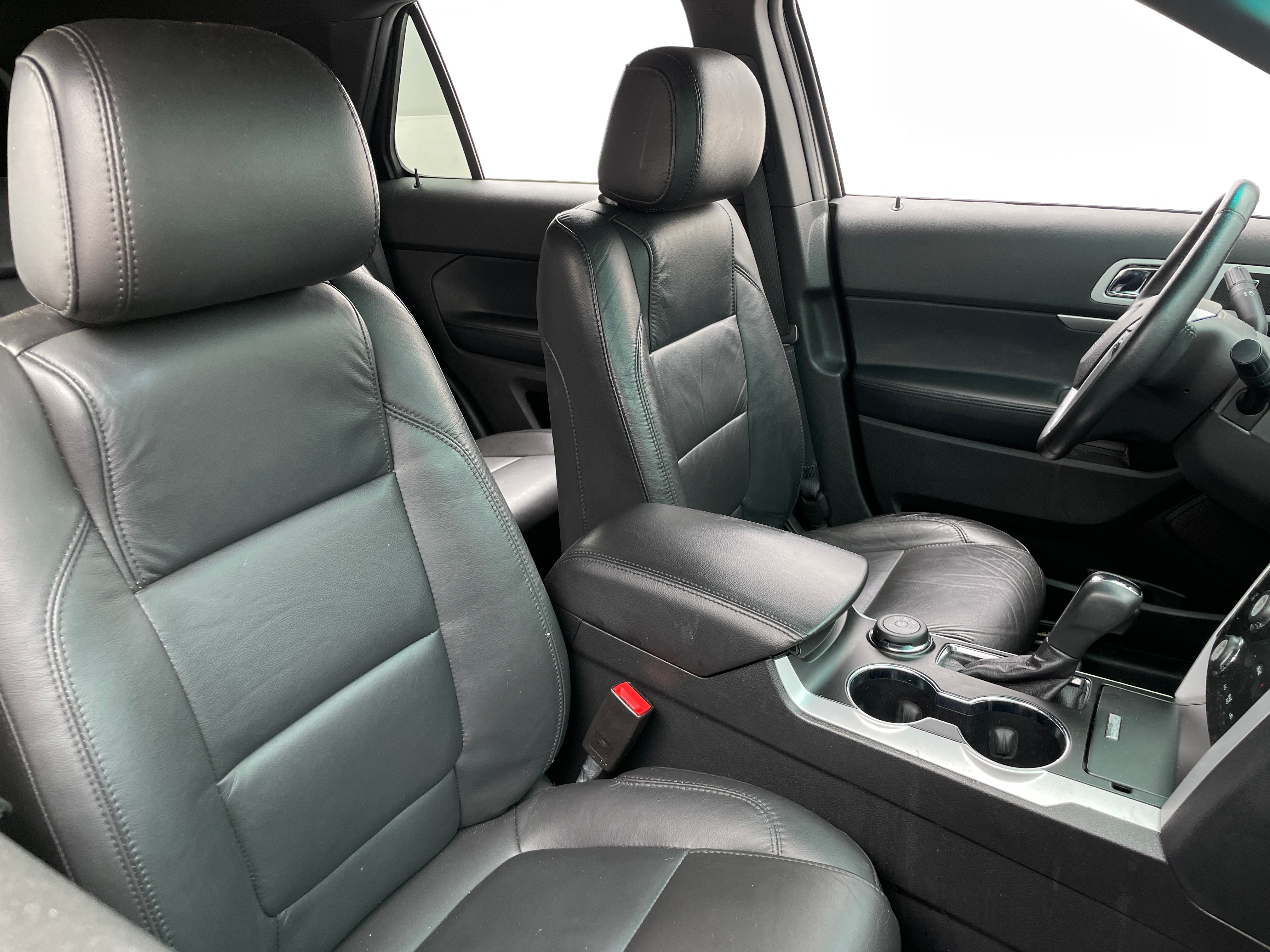 2015 Ford Explorer XLT 2