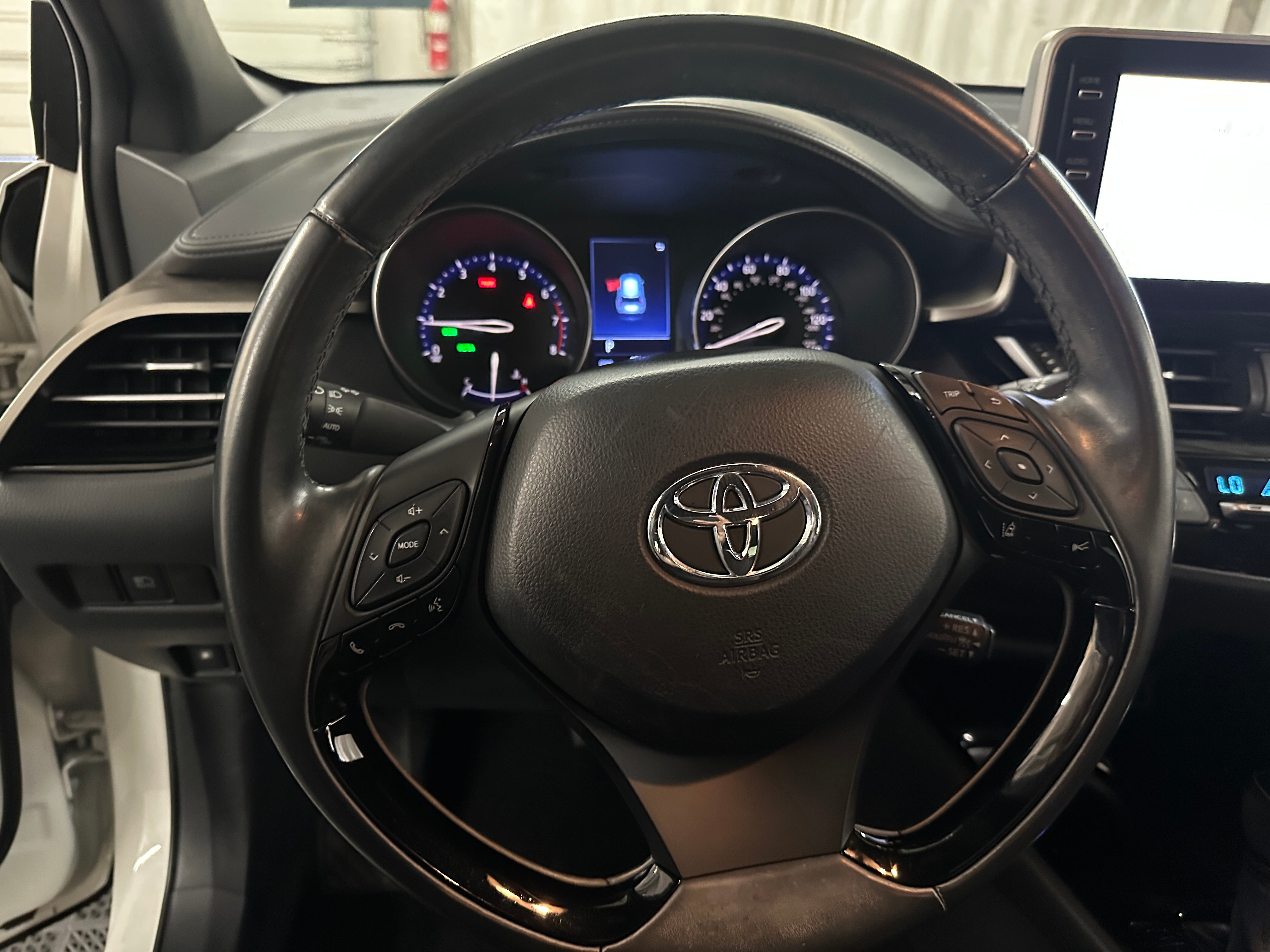 2019 Toyota C-HR XLE 5