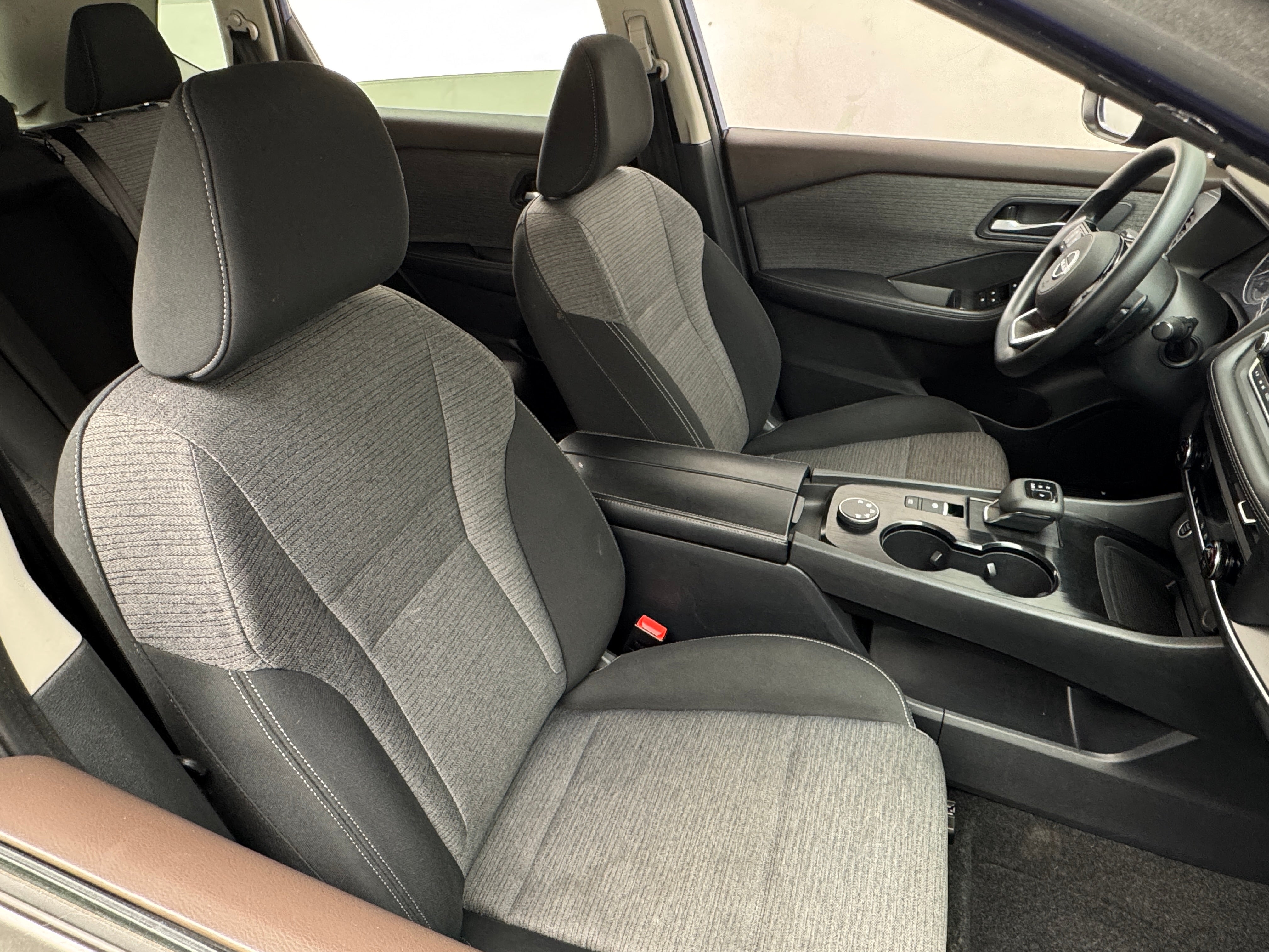 2023 Nissan Rogue SV 2