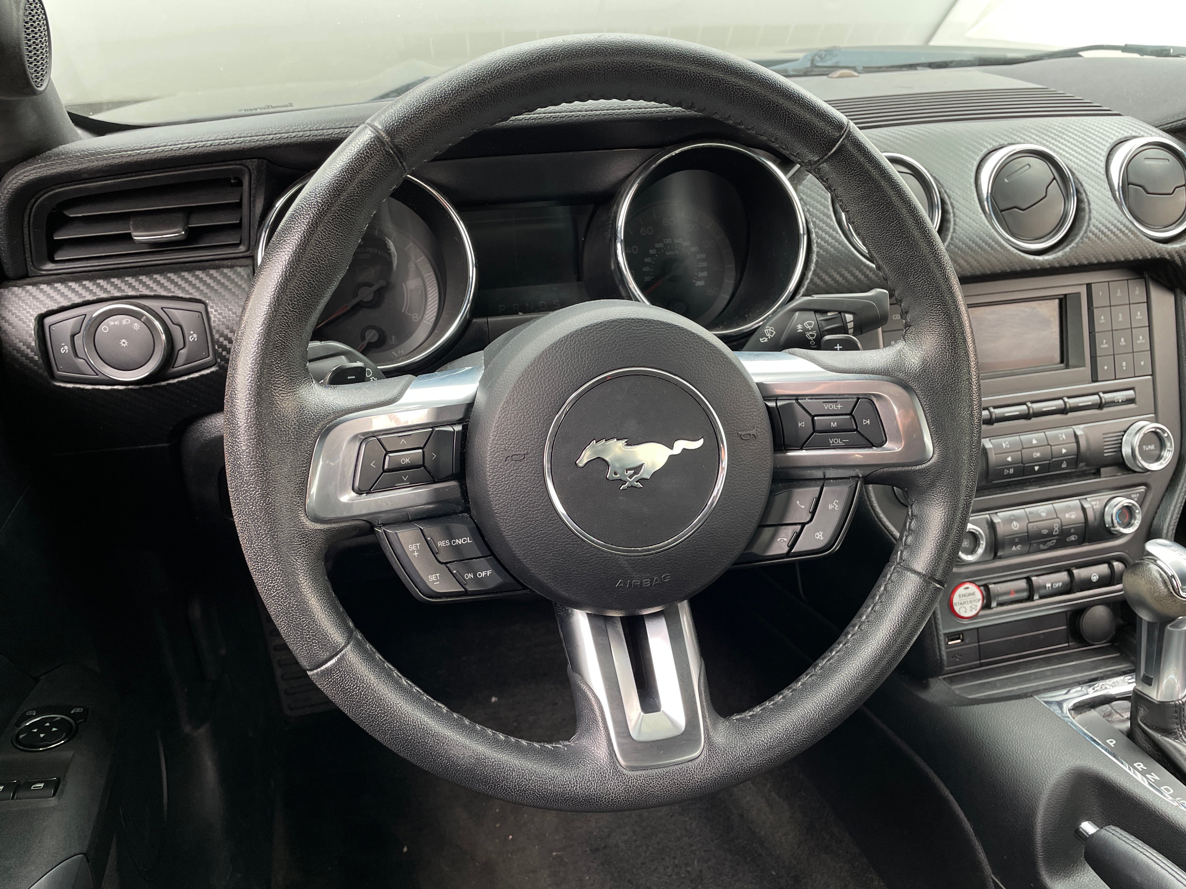 2017 Ford Mustang V6 4