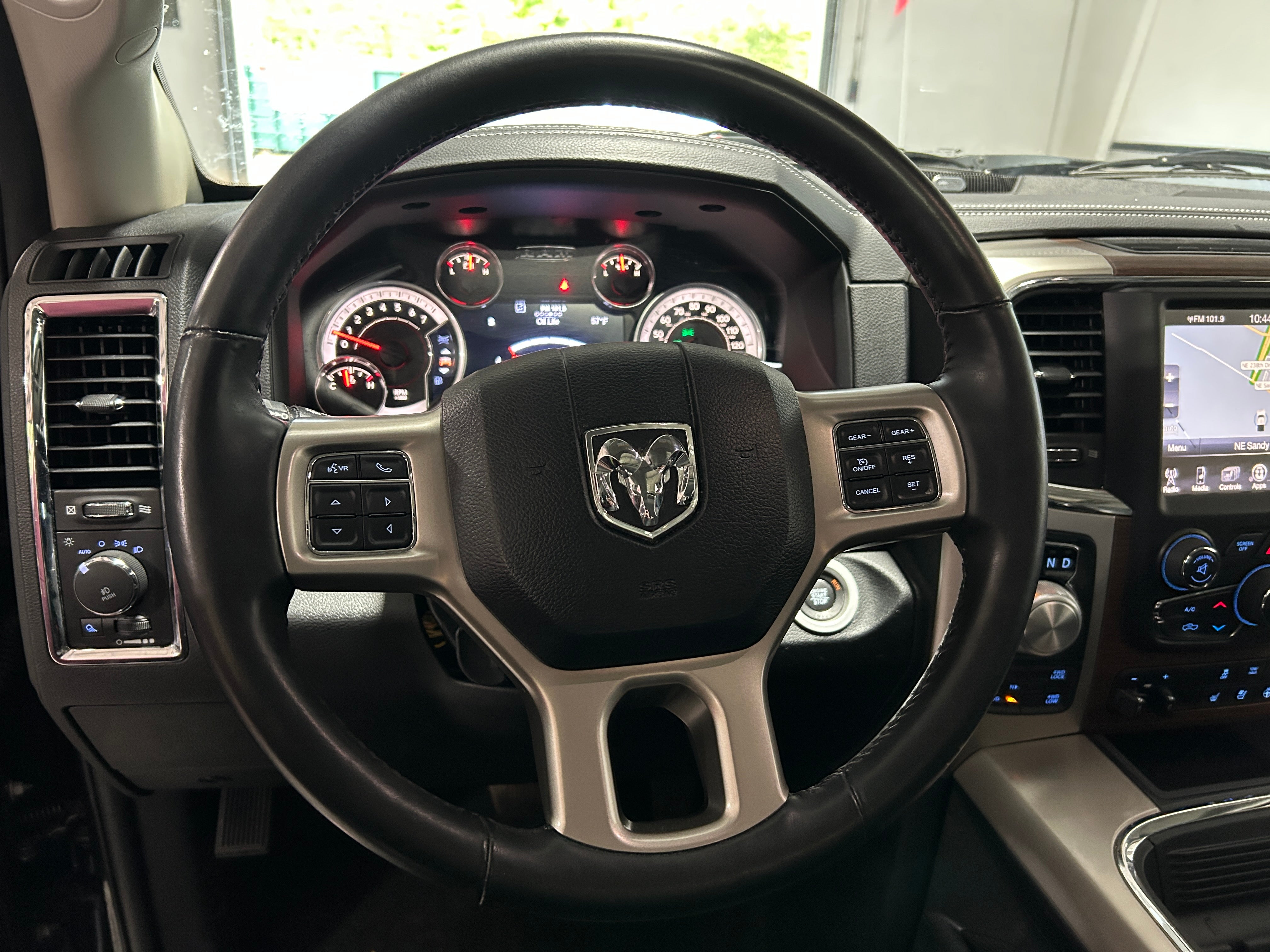 2017 RAM 1500 Laramie 4
