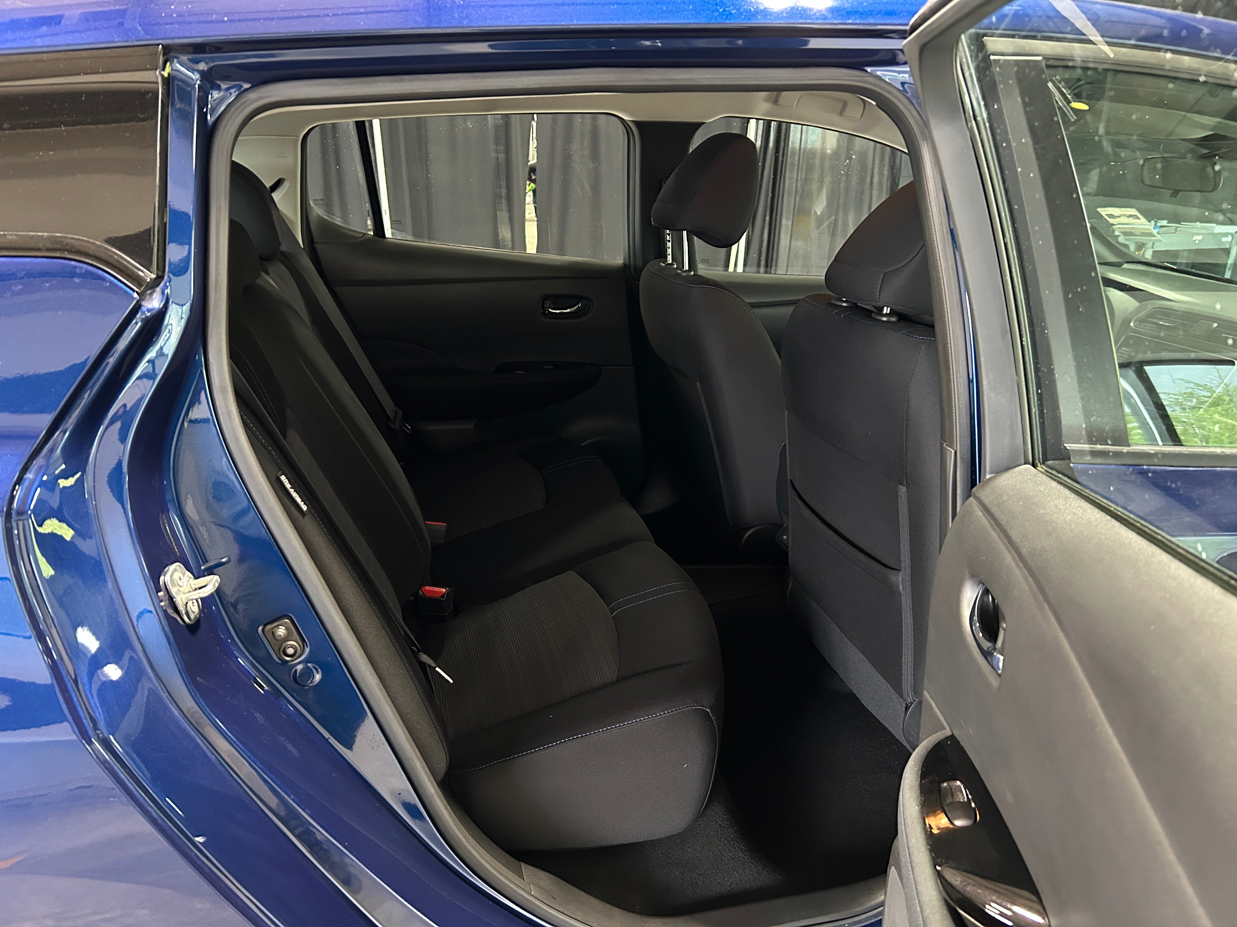 2022 Nissan Leaf SV 6