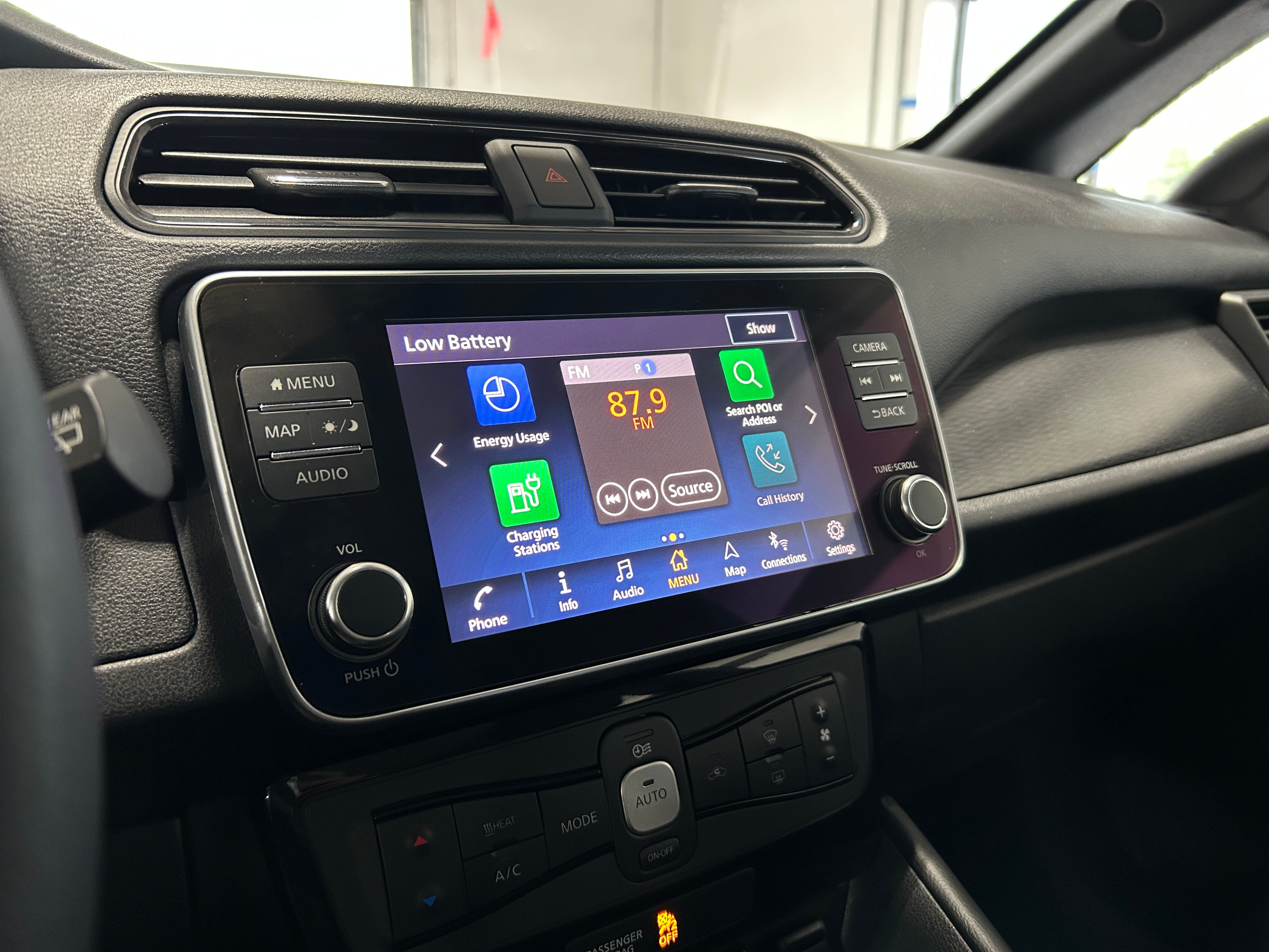 2022 Nissan Leaf SV 4
