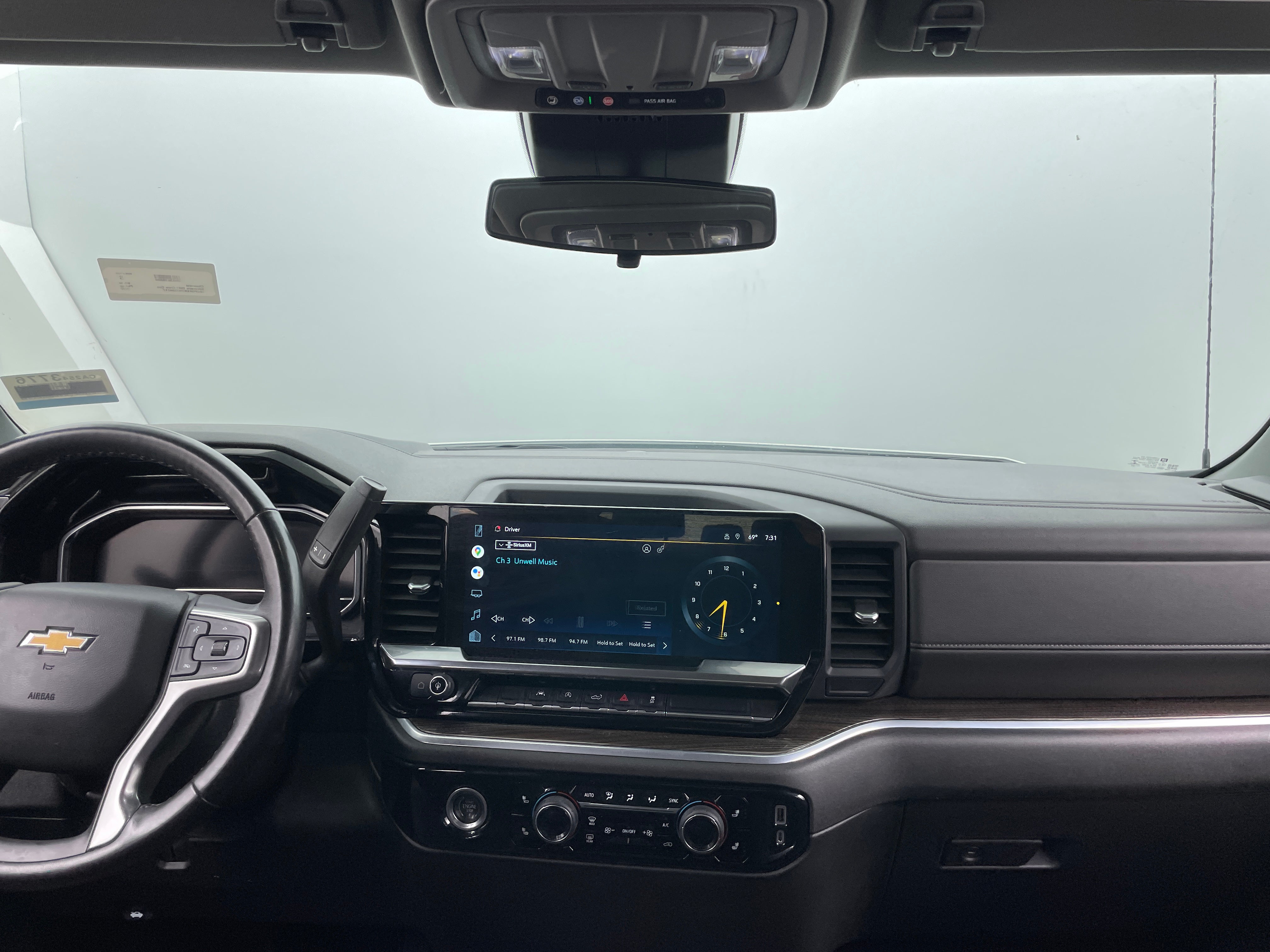 2022 Chevrolet Silverado 1500 LT 3
