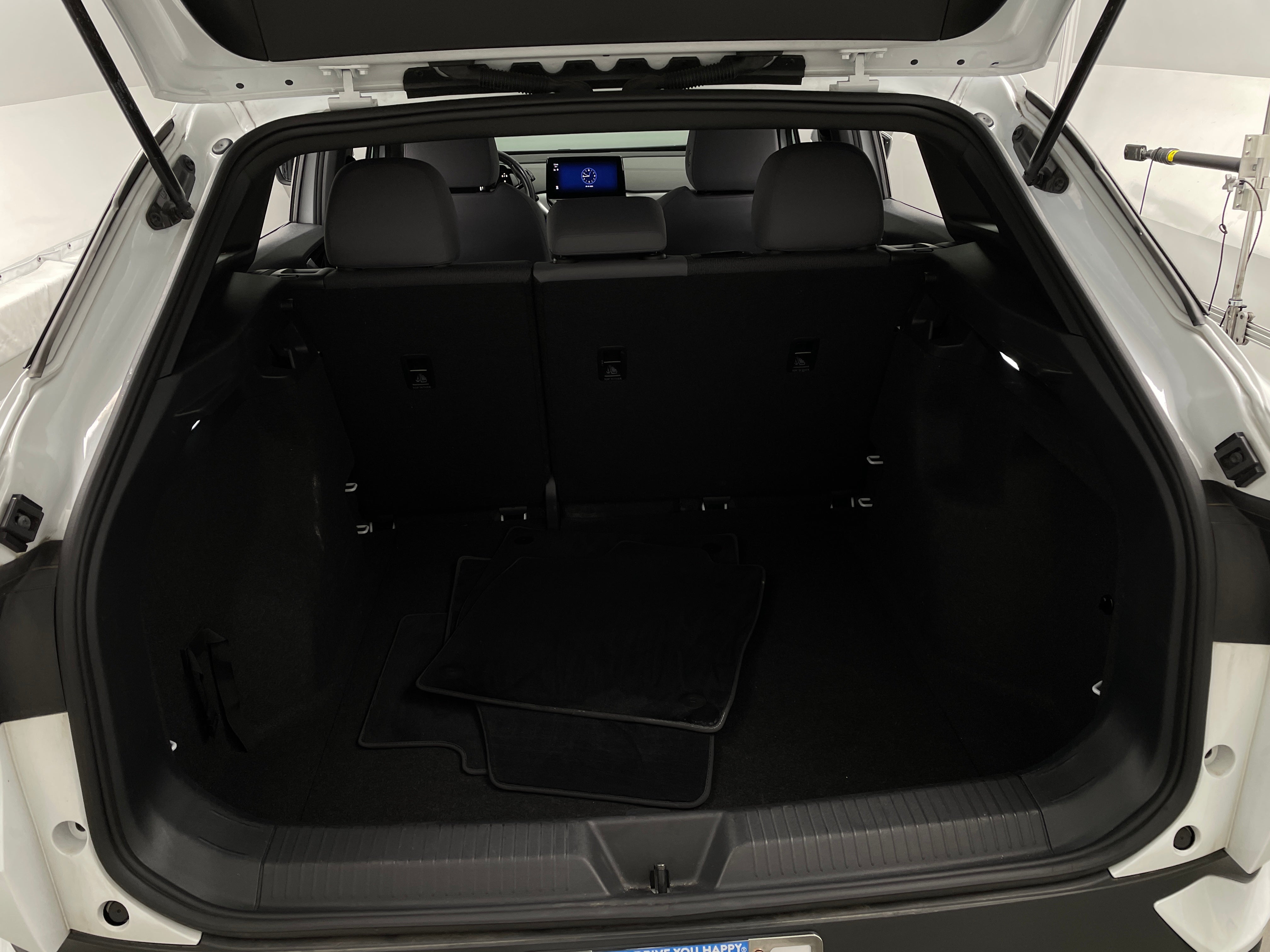 2022 Volkswagen ID.4 Pro 7
