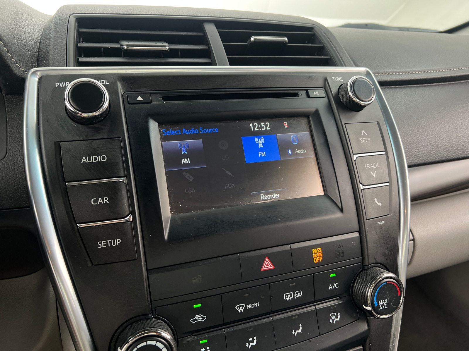 Thumbnail: 2016 Toyota Camry - 4