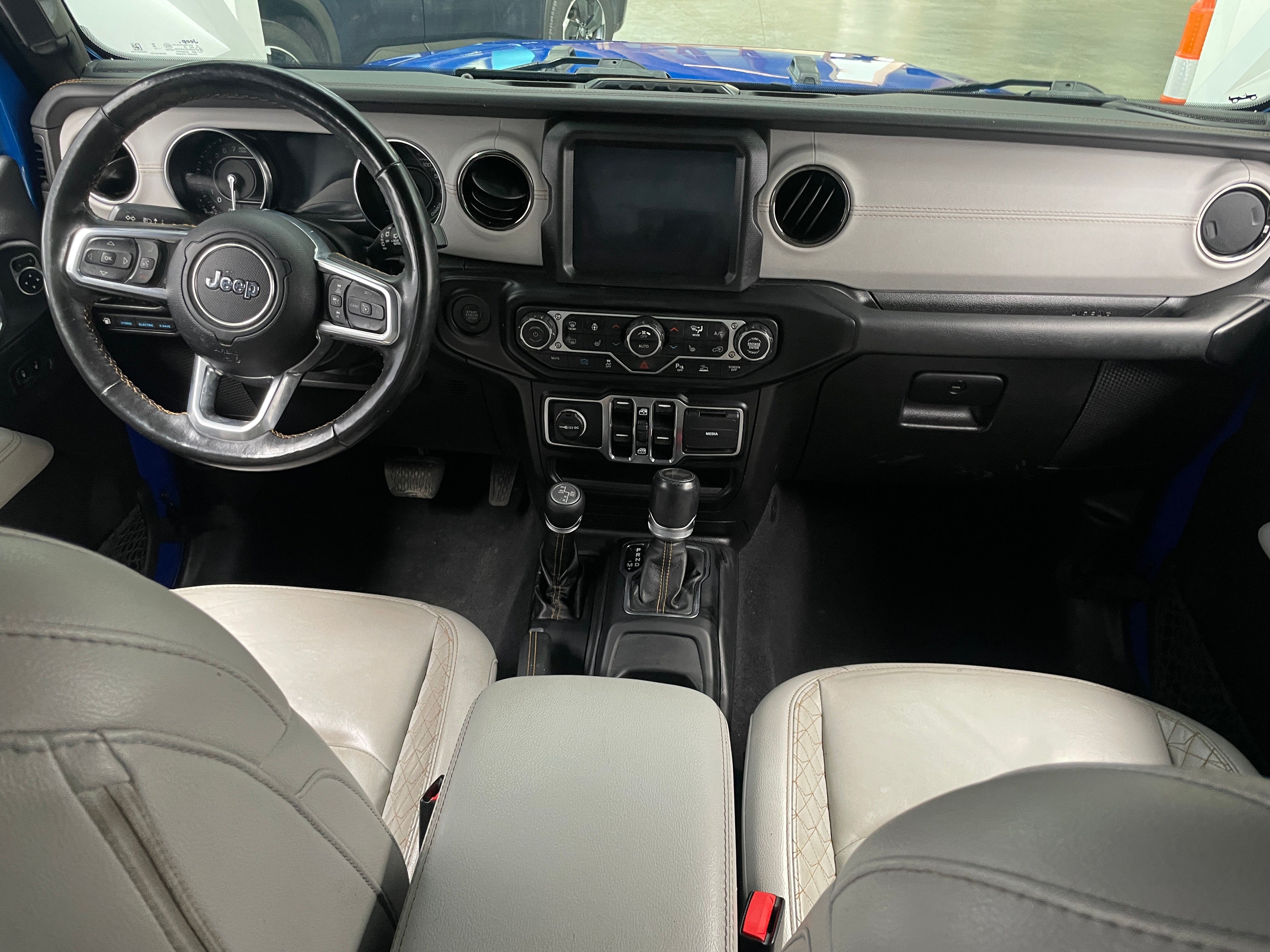 2022 Jeep Wrangler Unlimited Altitude 3