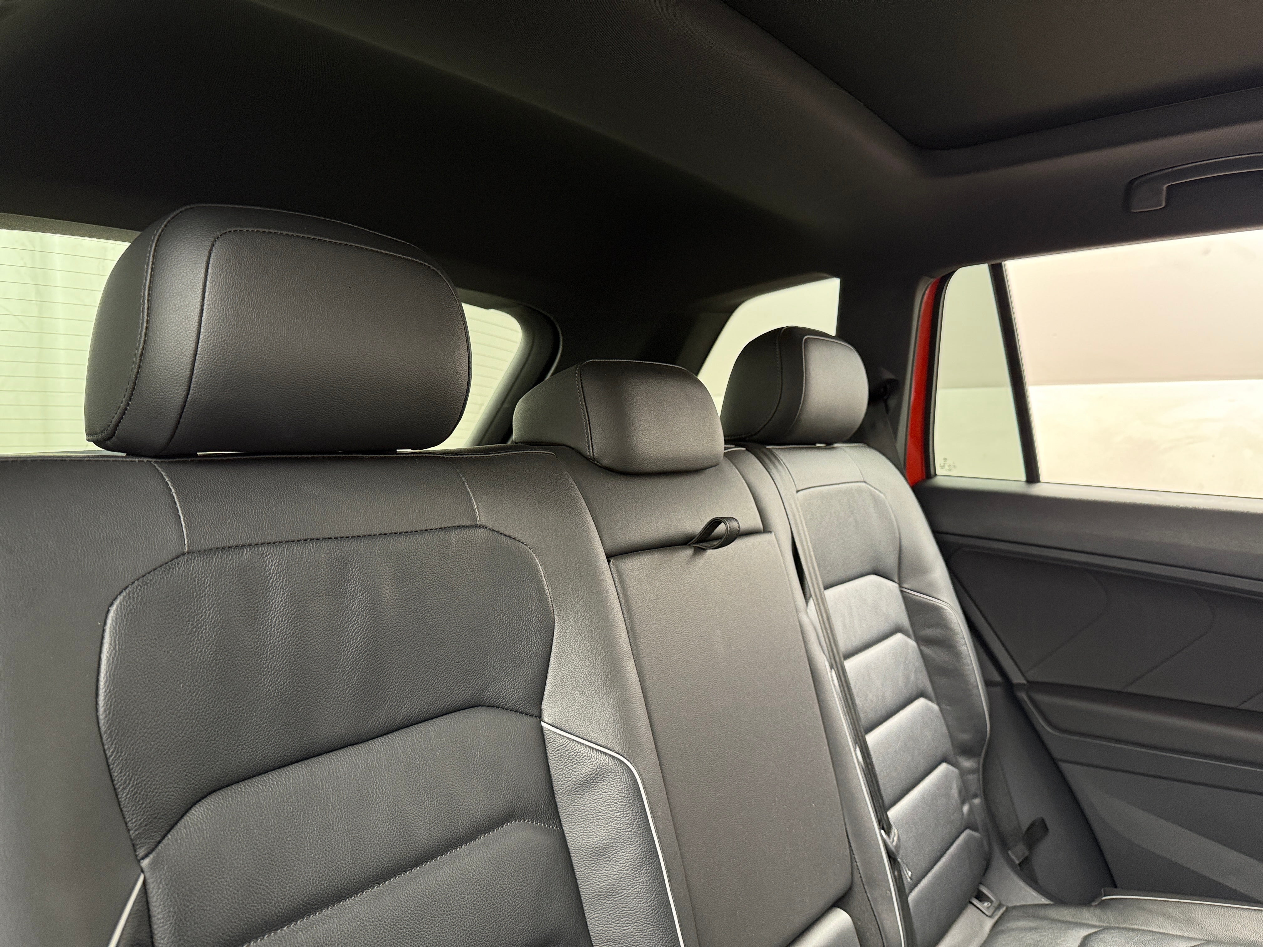 2019 Volkswagen Tiguan SE R-Line 5