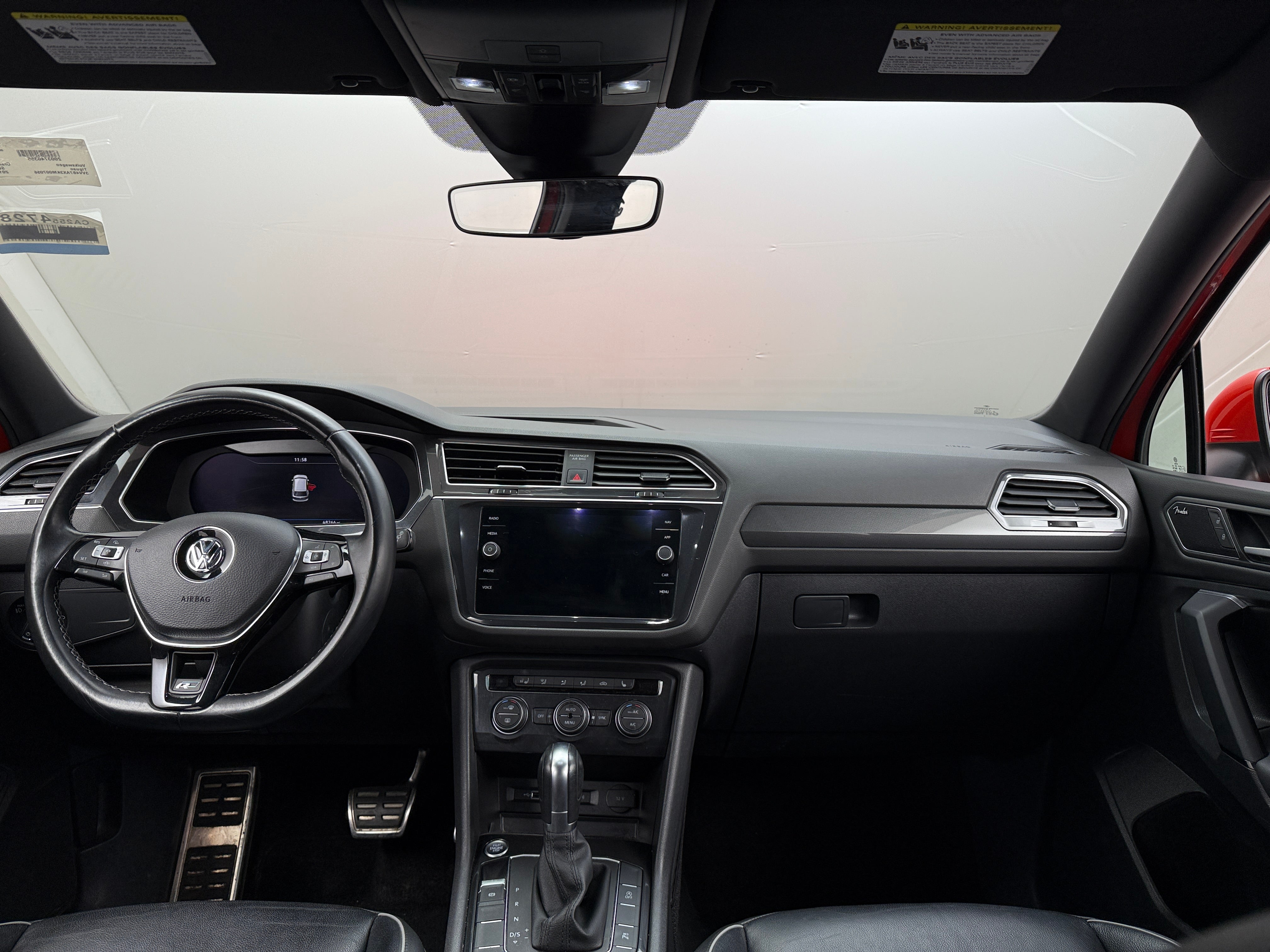 2019 Volkswagen Tiguan SE R-Line 2