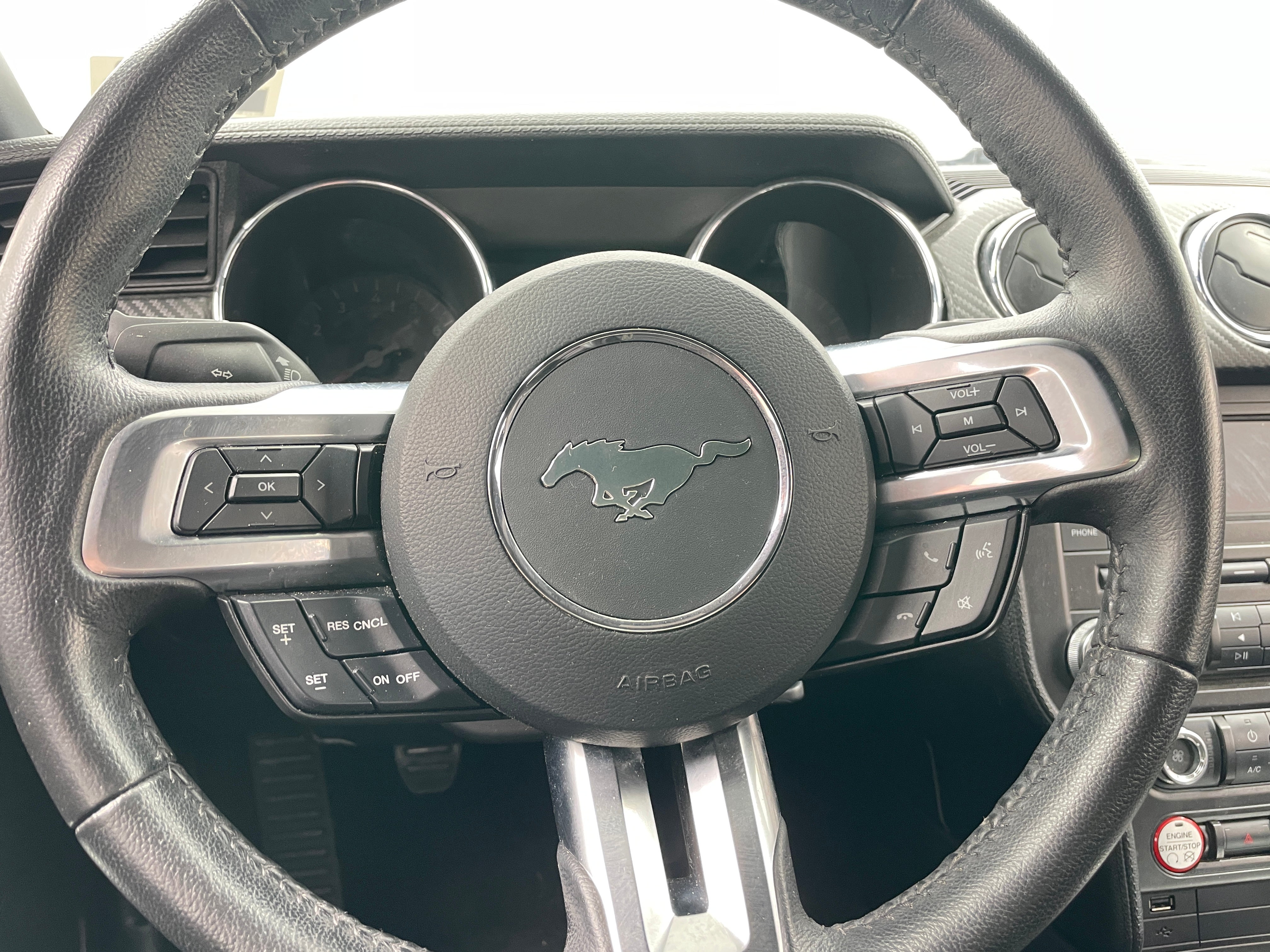 2016 Ford Mustang V6 4
