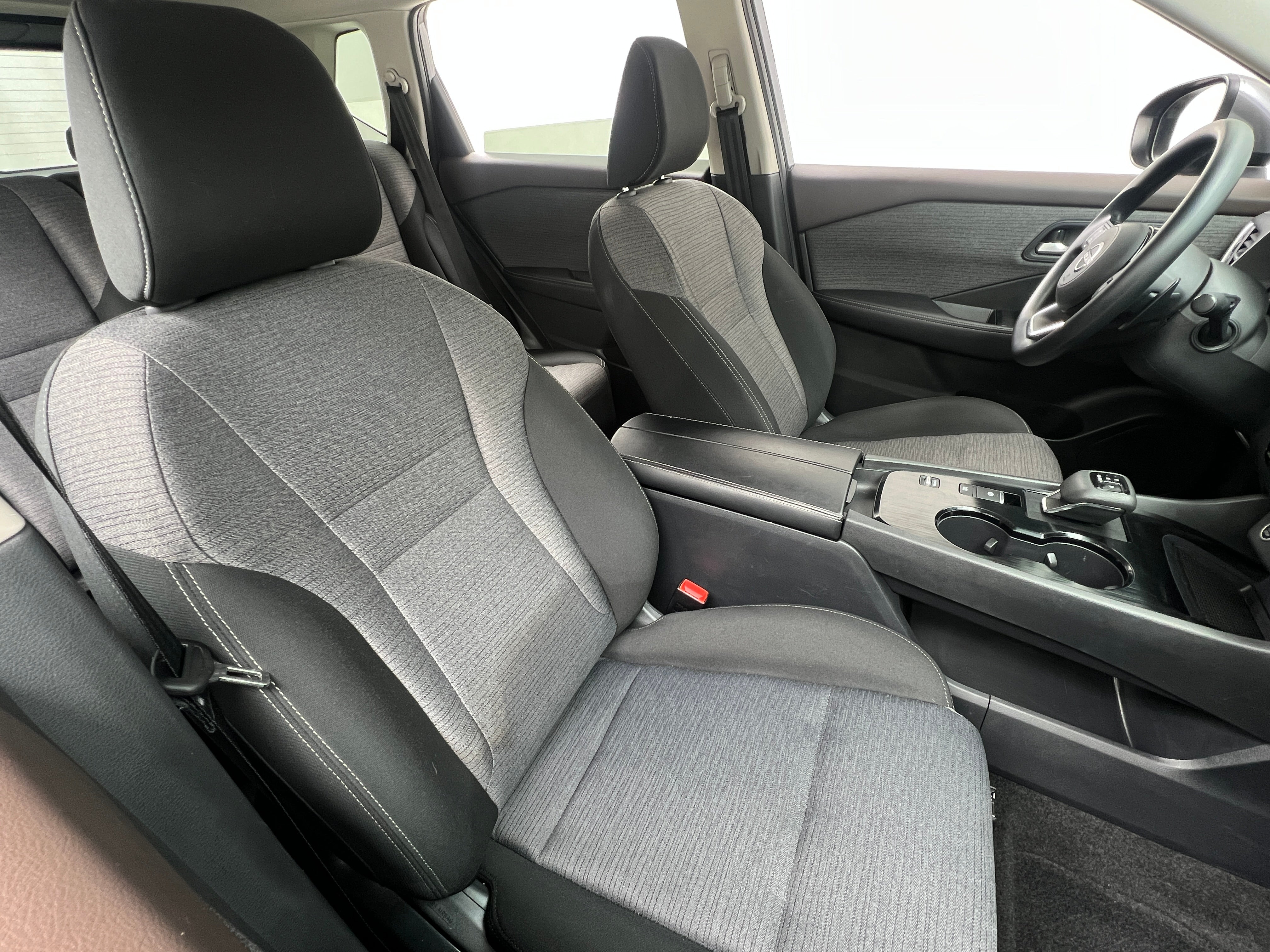 2023 Nissan Rogue SV 2