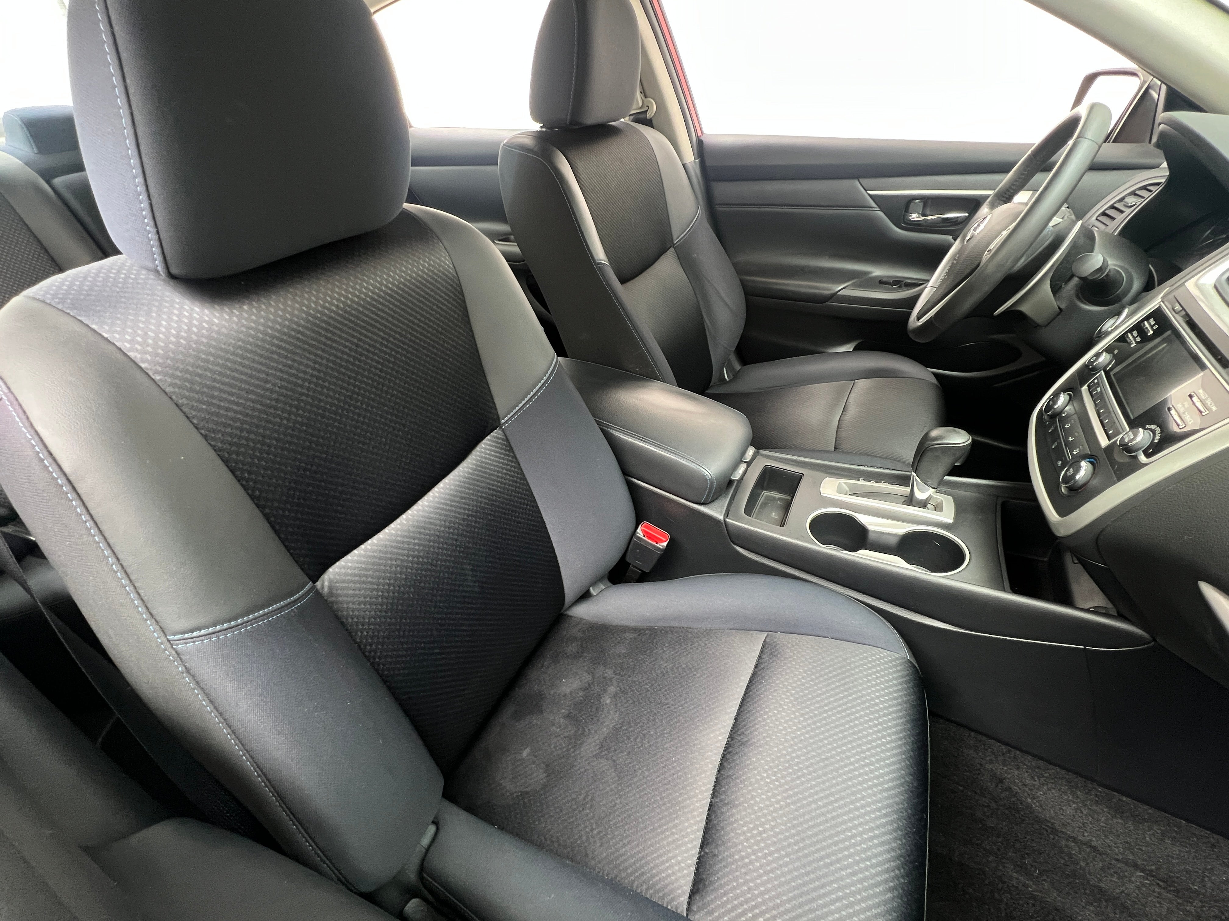 2017 Nissan Altima SR 2