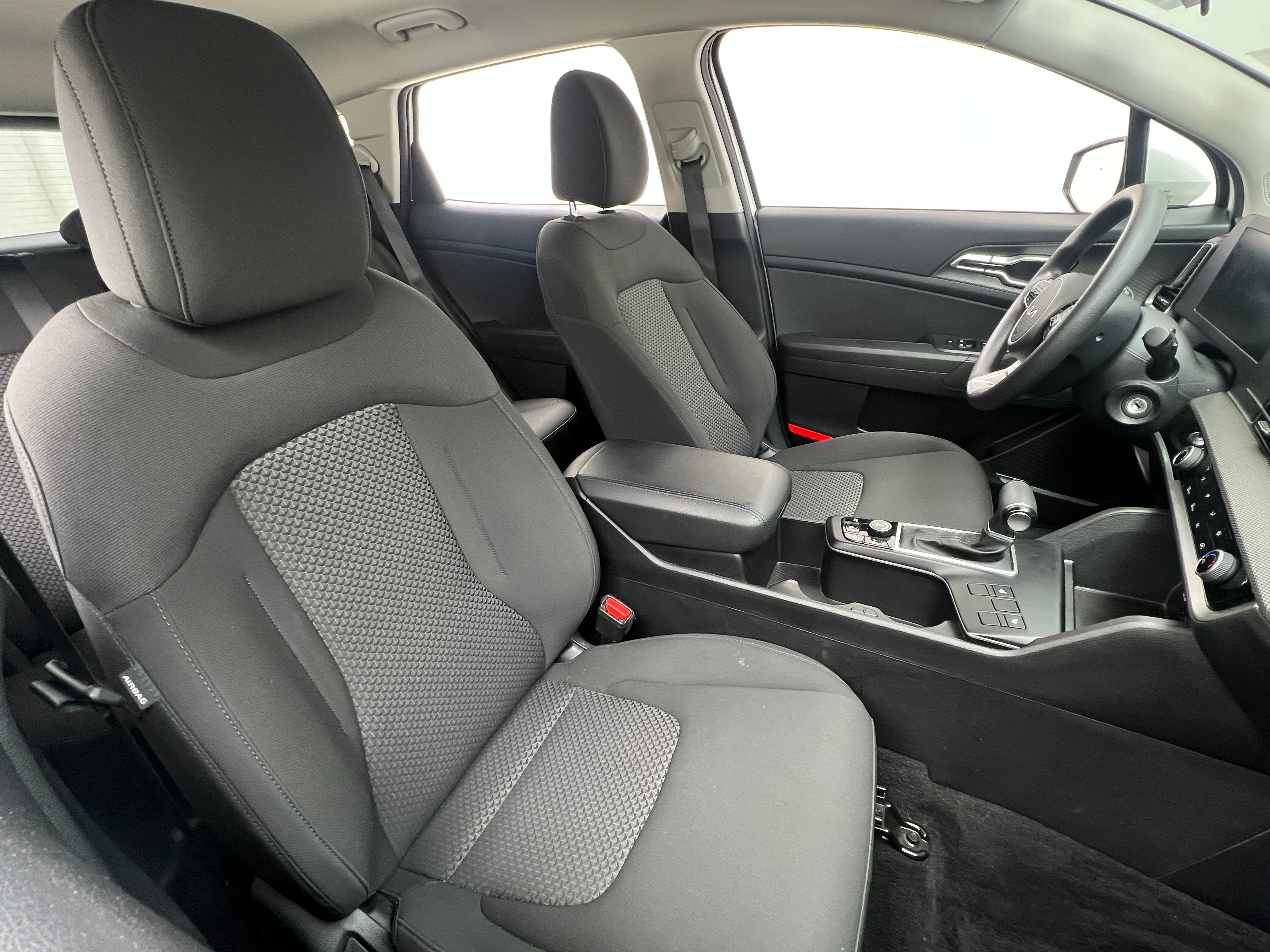 2023 Kia Sportage LX 2