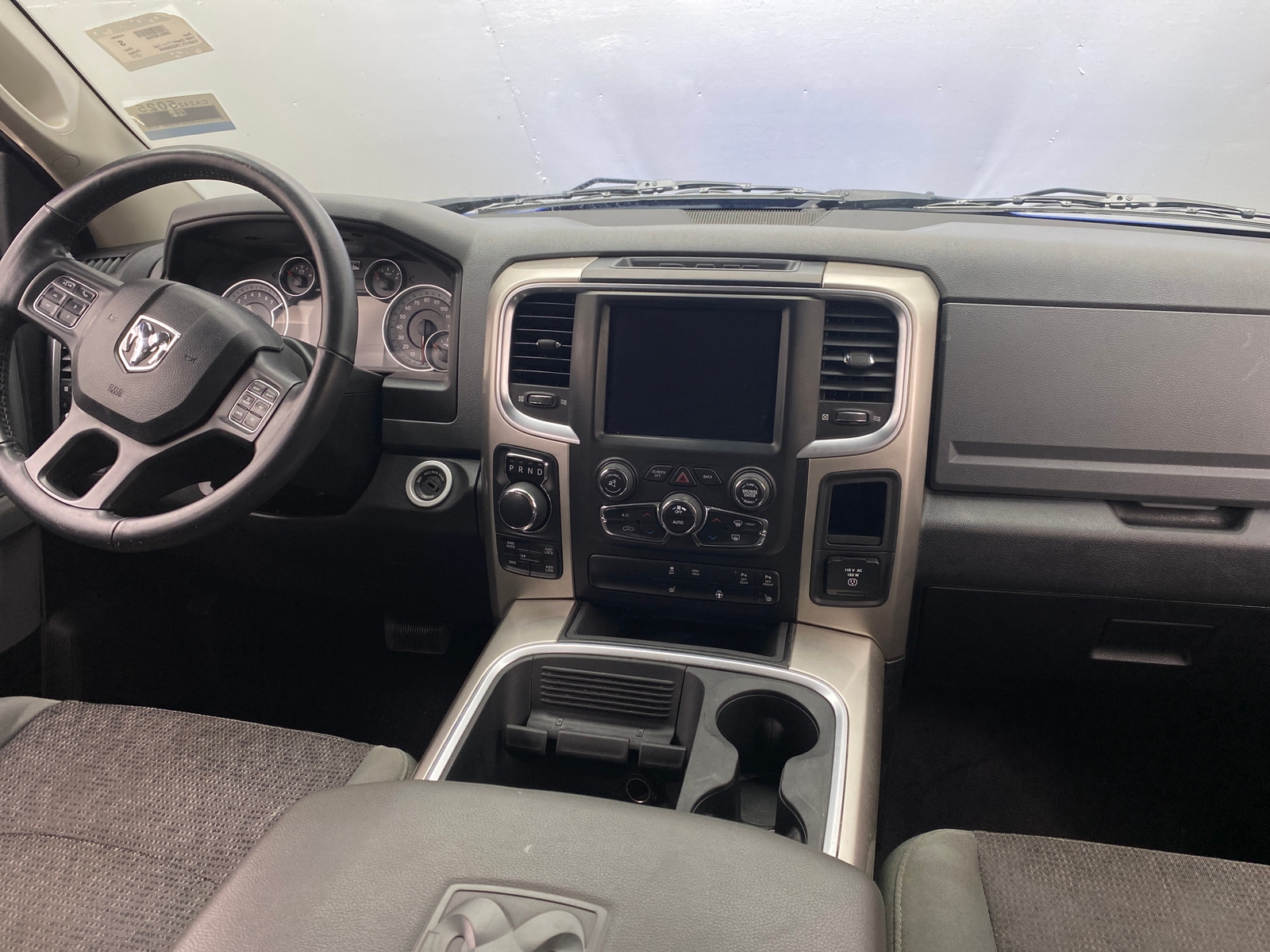 Thumbnail: 2019 RAM 1500 Classic - 3