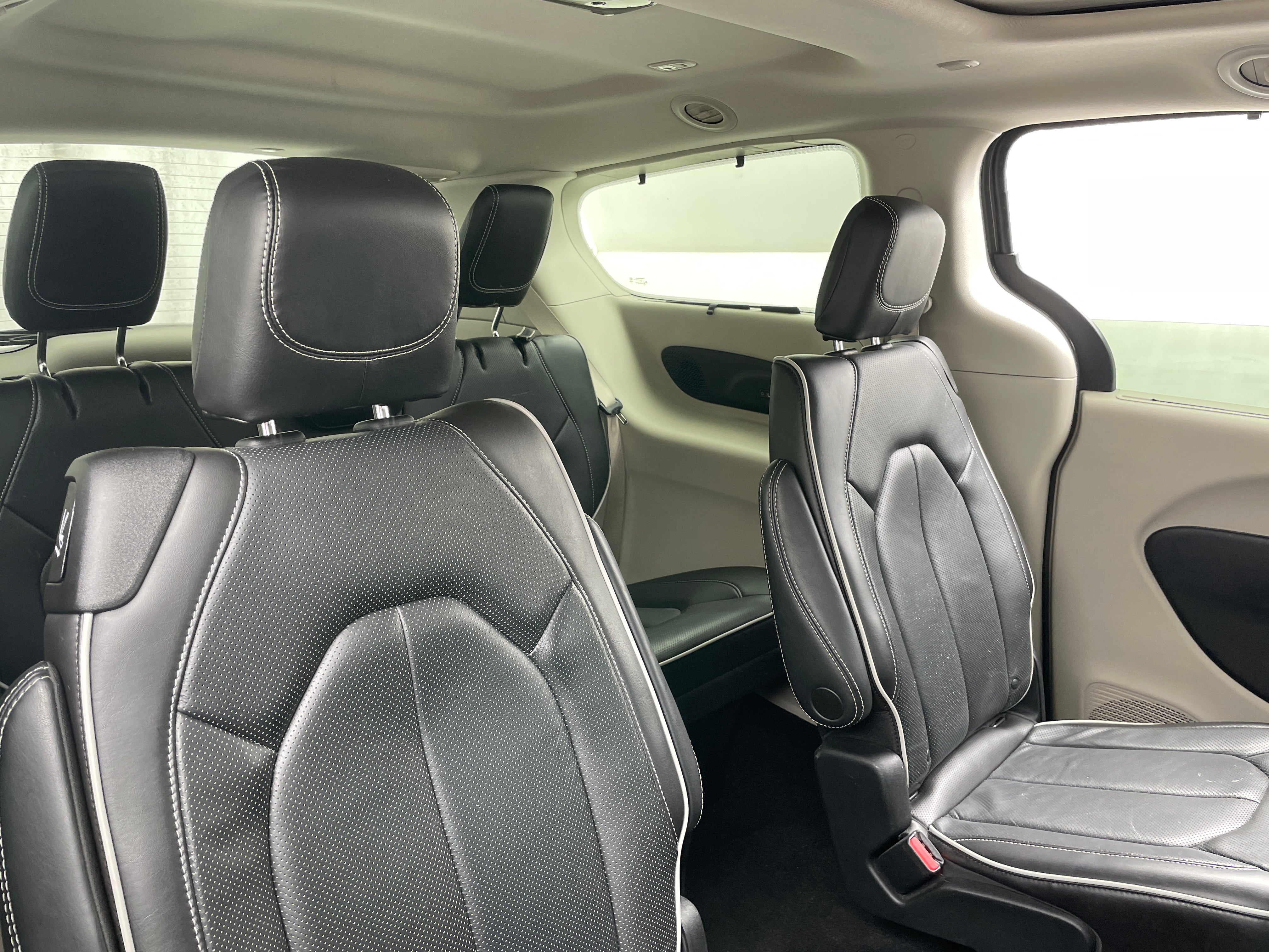 Thumbnail: 2023 Chrysler Pacifica - 5