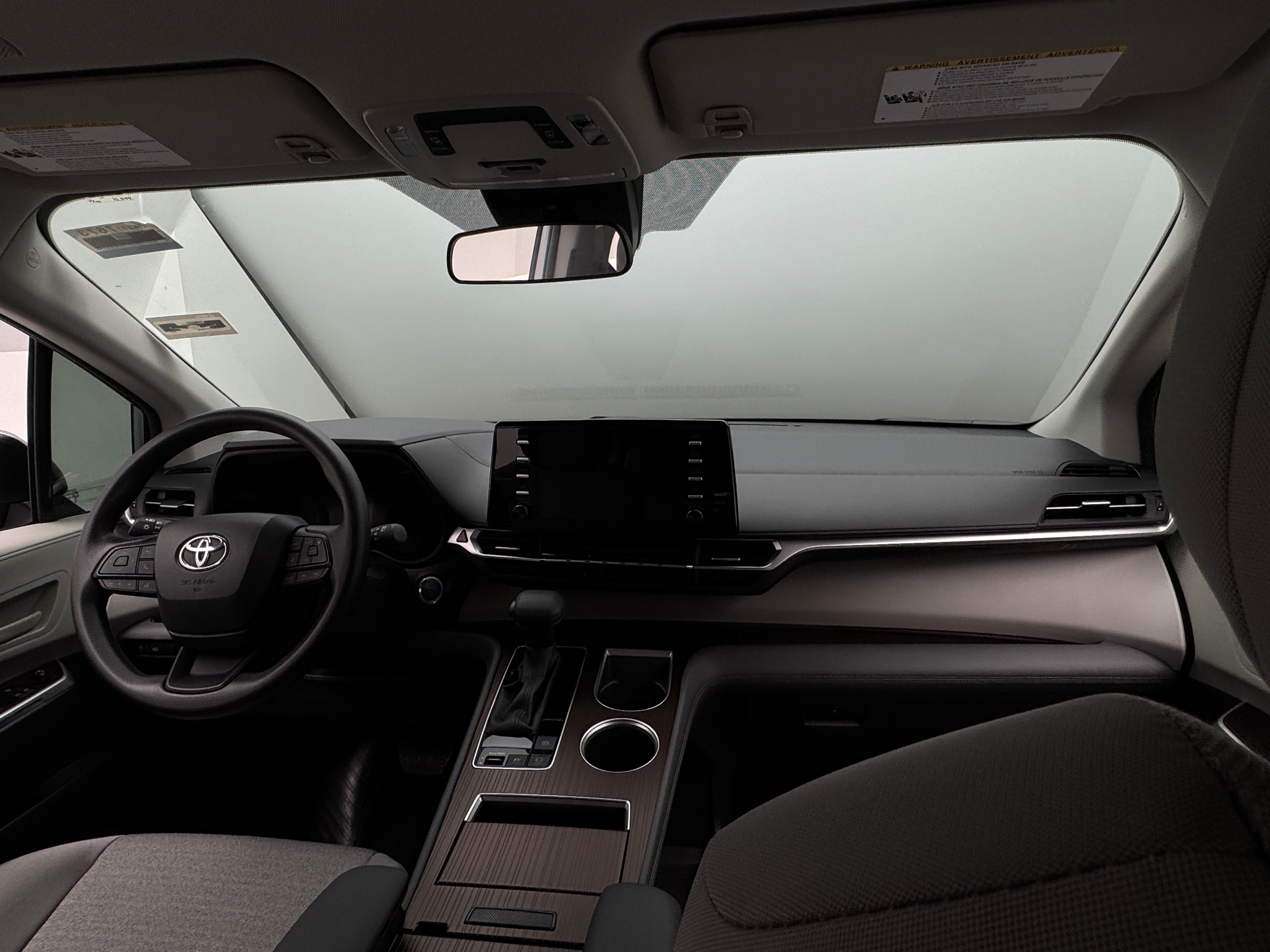 2024 Toyota Sienna LE 3