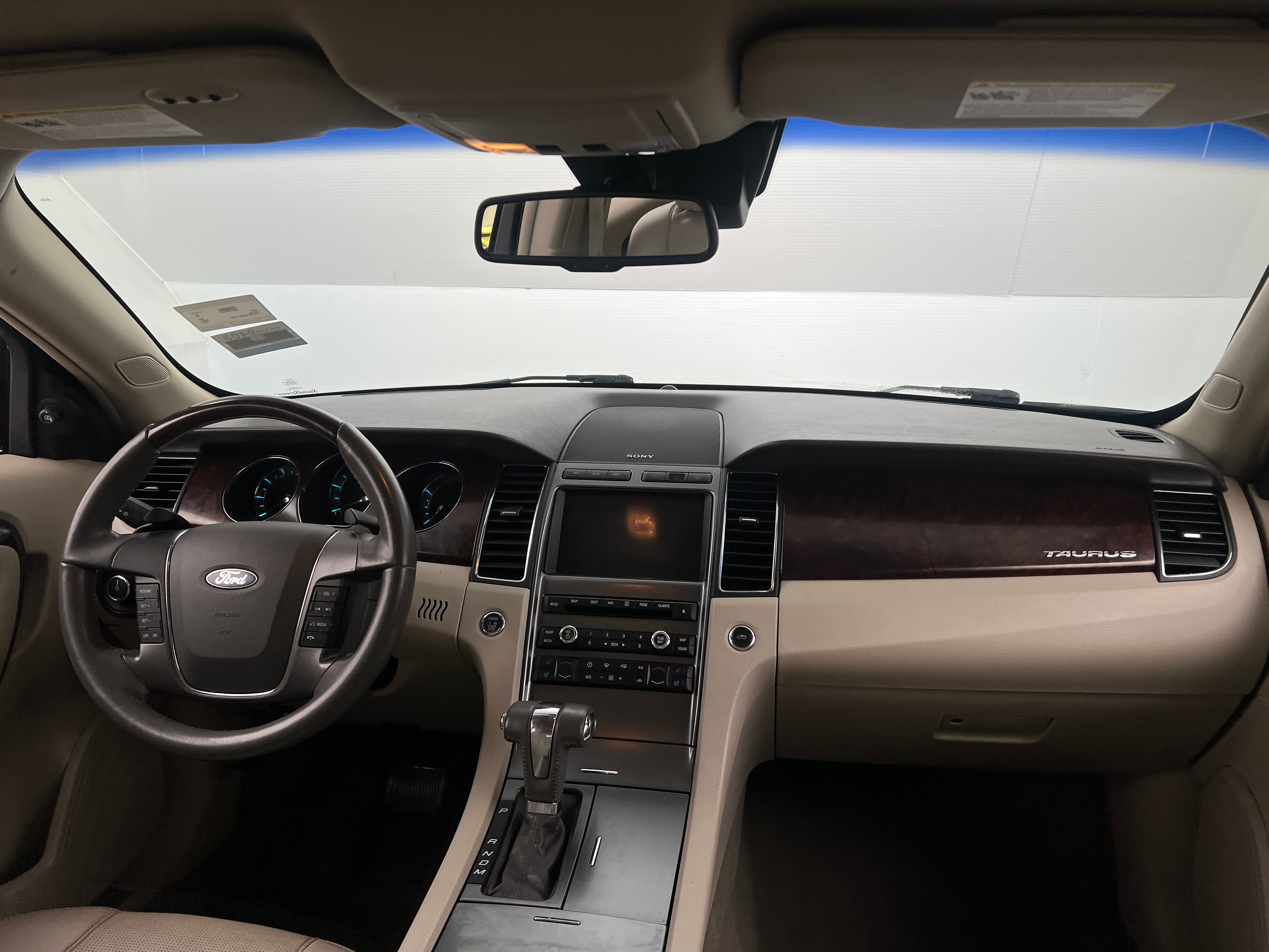 2011 Ford Taurus Limited Edition 2