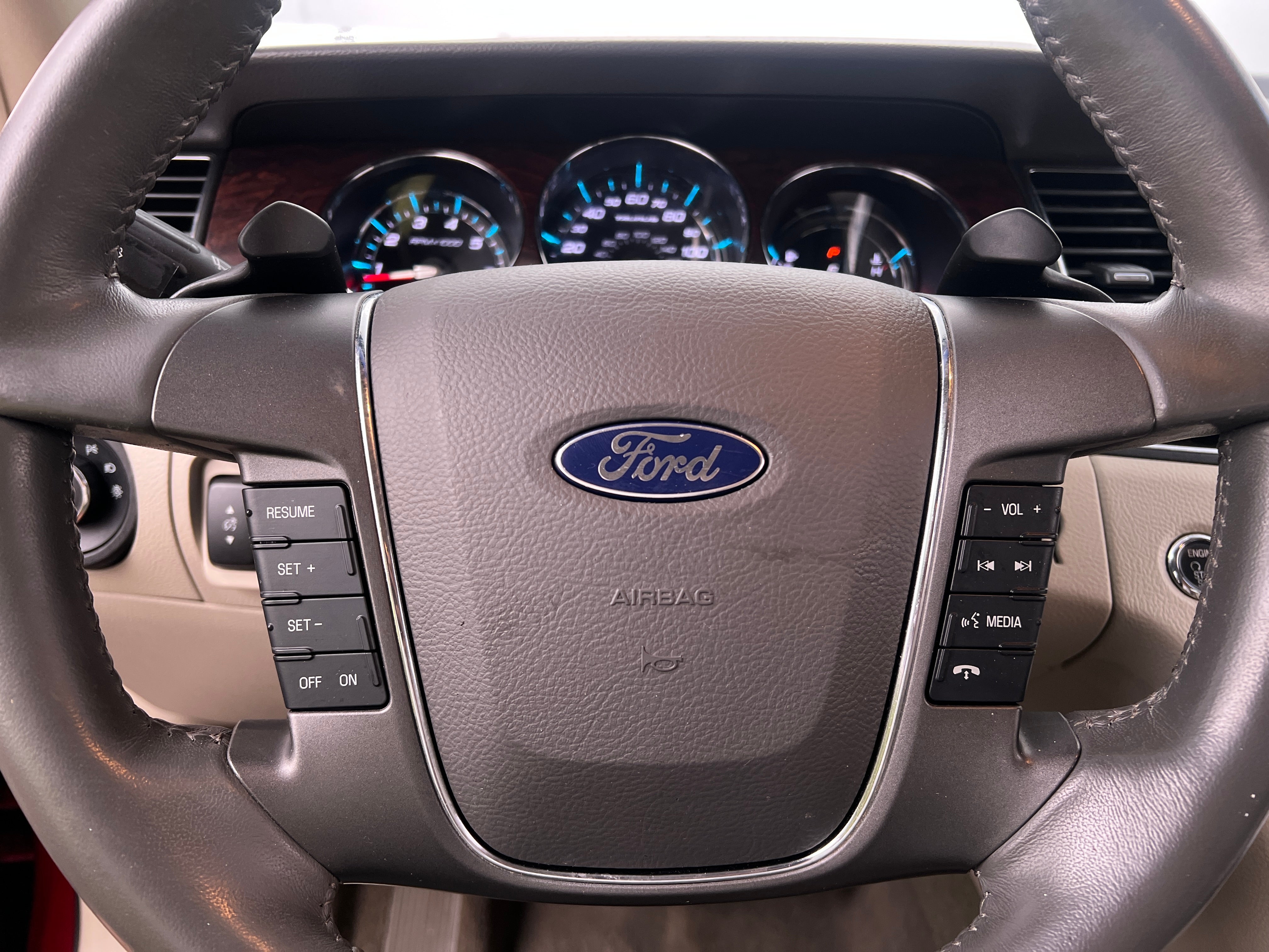 2011 Ford Taurus Limited Edition 4