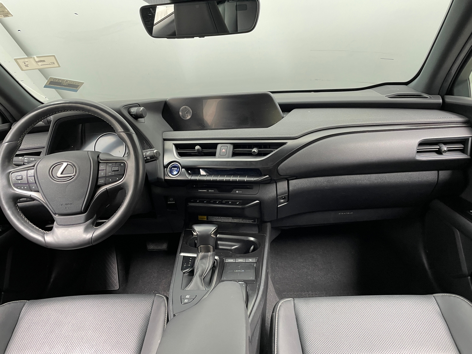 Thumbnail: 2021 Lexus UX - 2