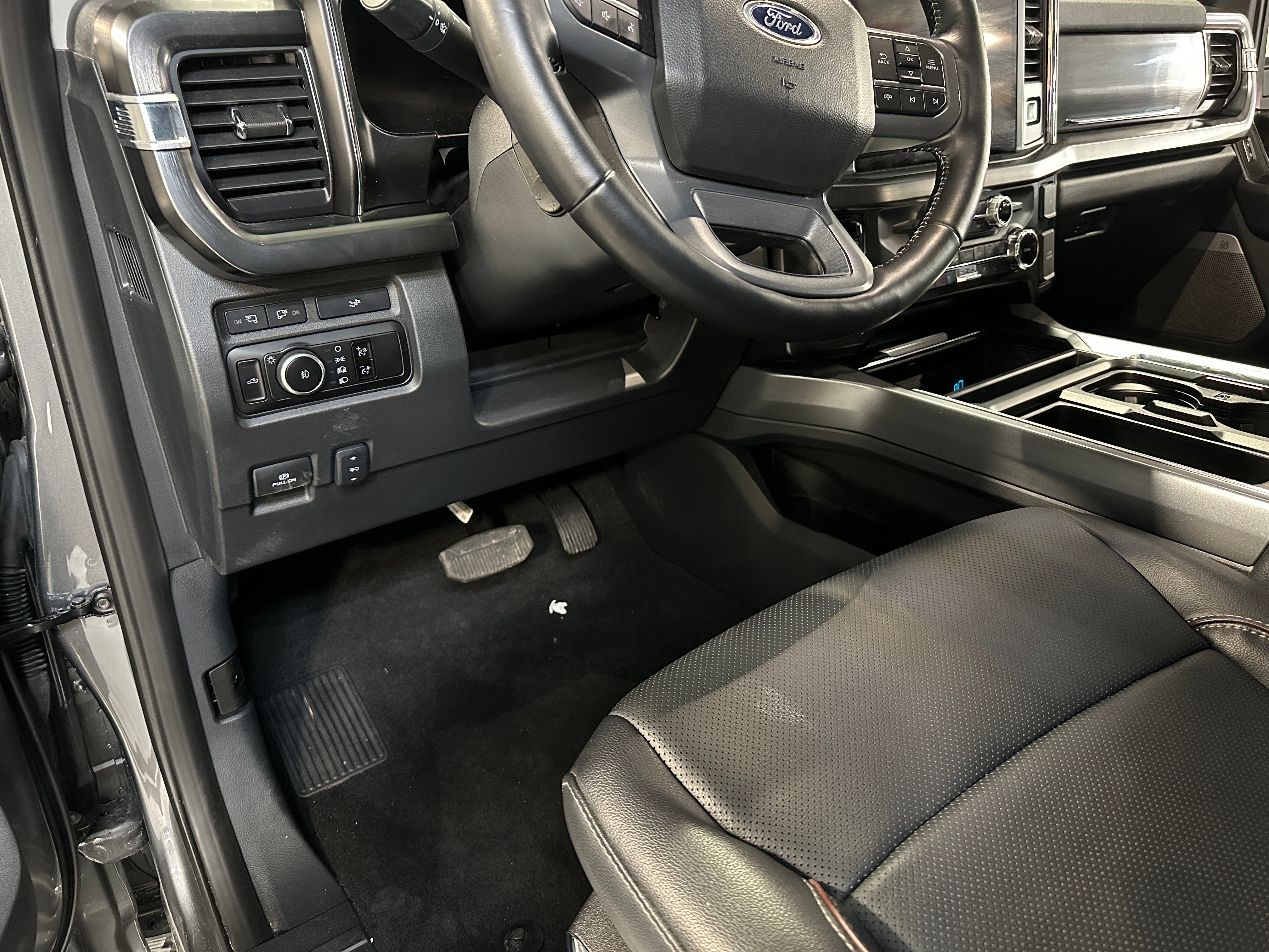 2024 Ford Econoline E-250 3