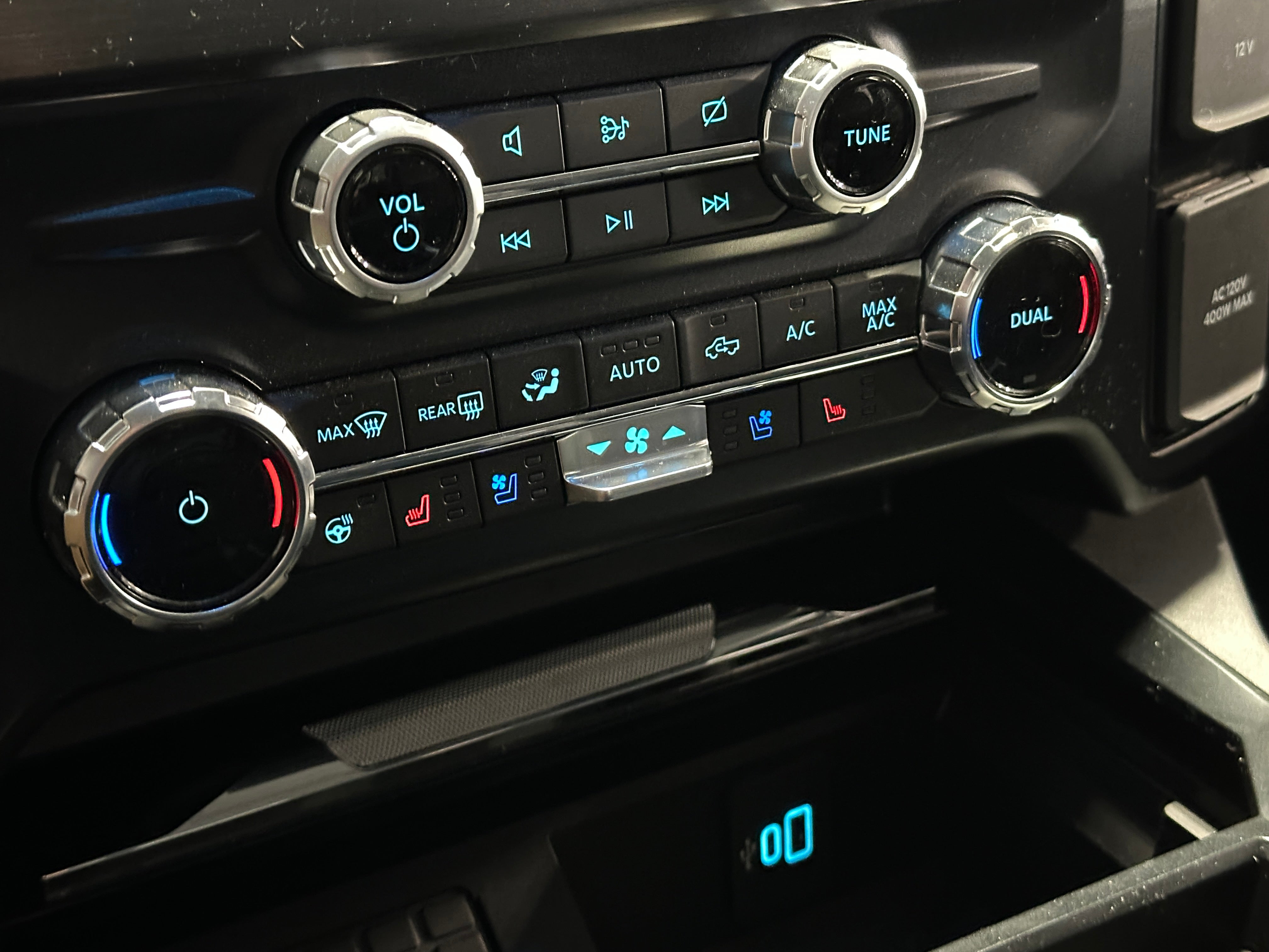 2024 Ford Econoline E-250 4