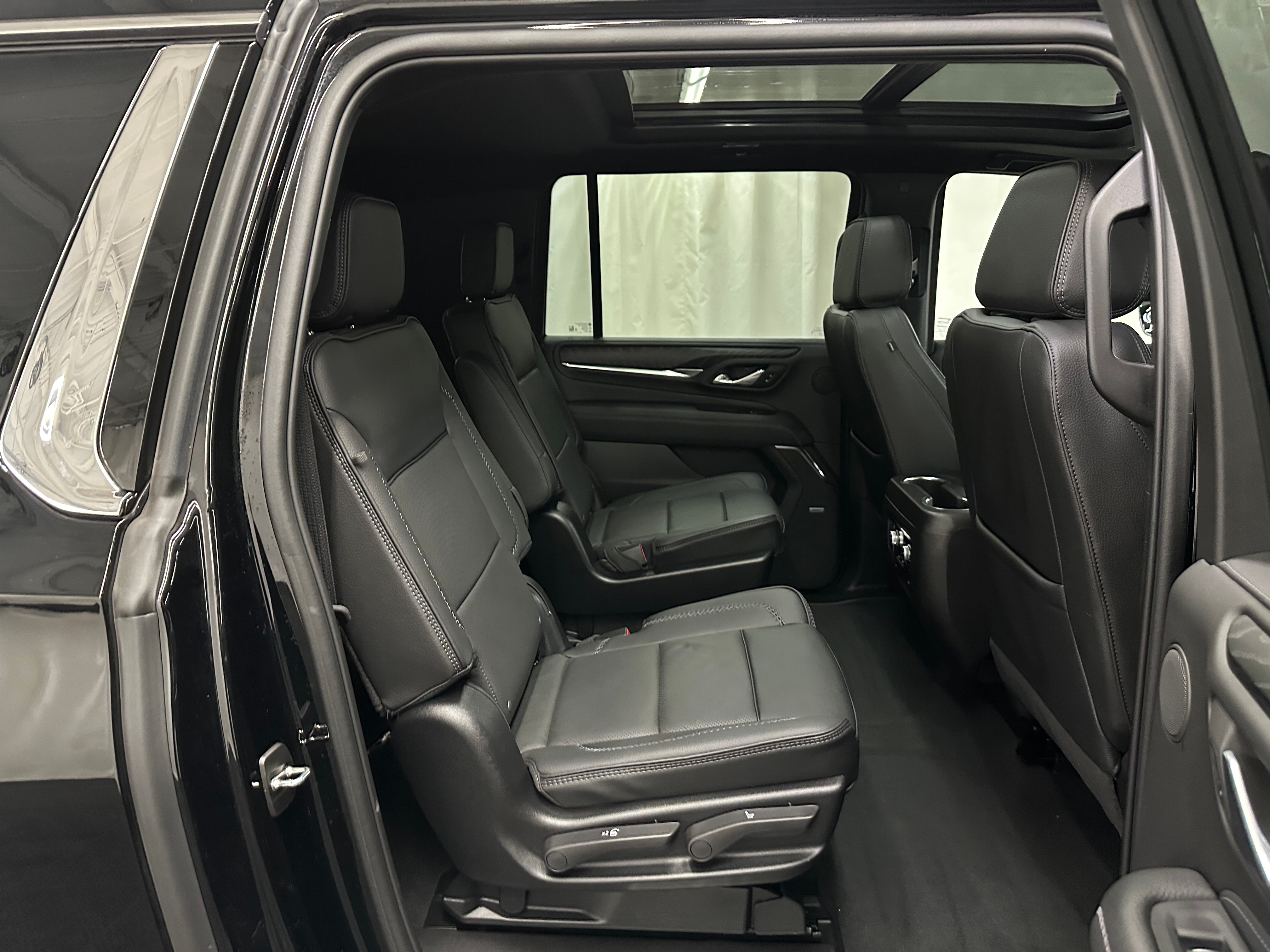 2024 GMC Yukon XL Denali 5