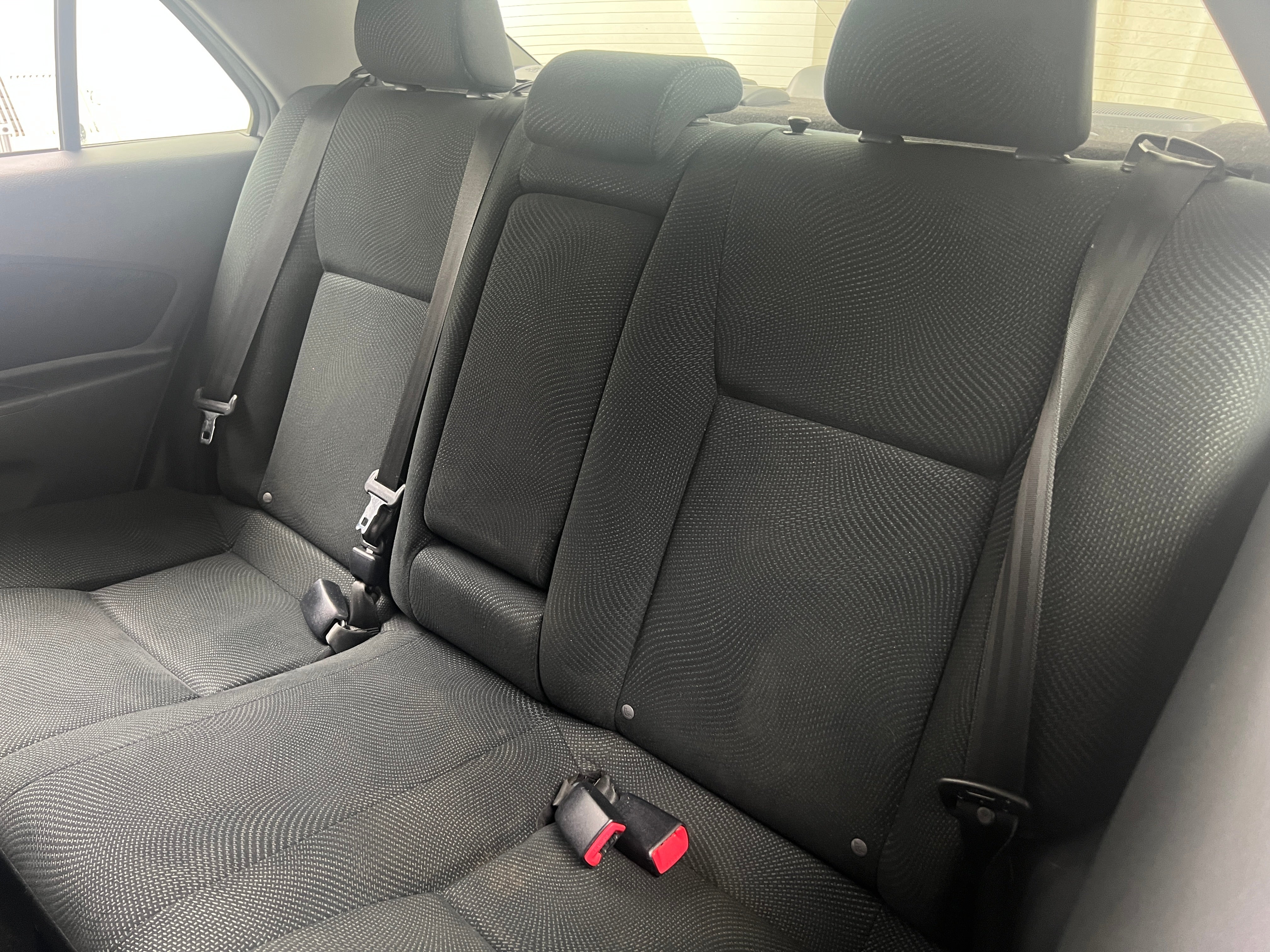 2012 Toyota Yaris Base 6