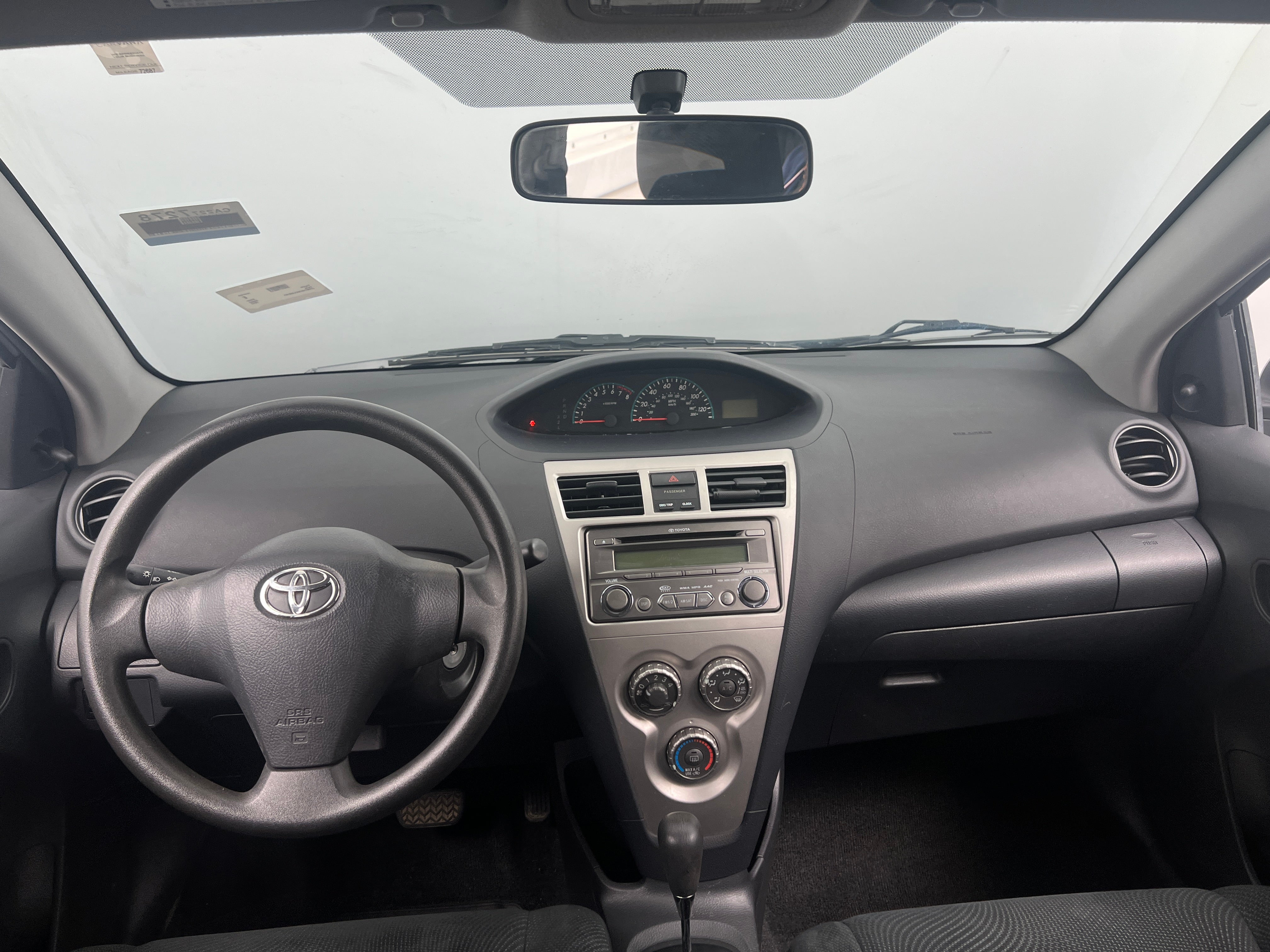 2012 Toyota Yaris Base 3