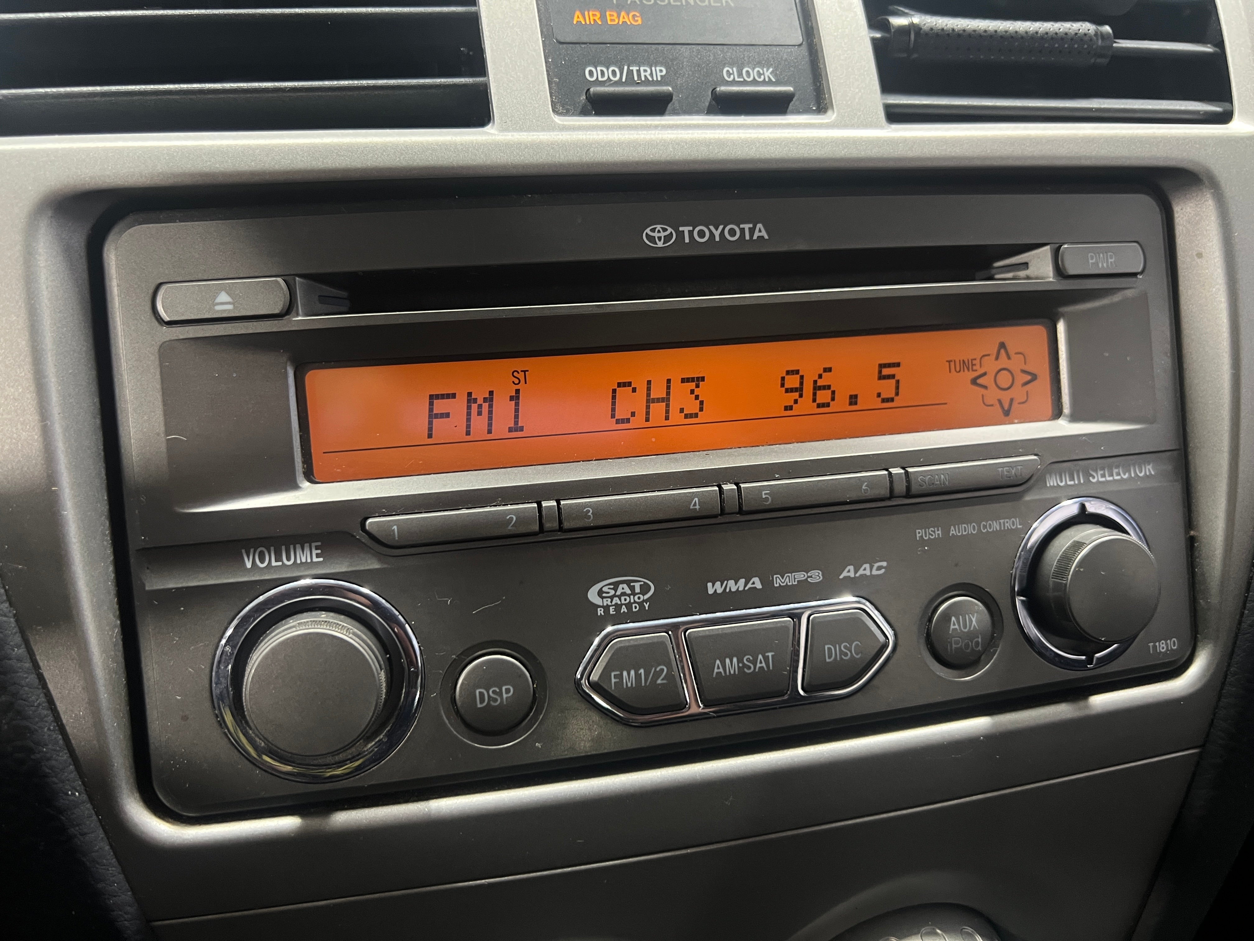2012 Toyota Yaris Base 4