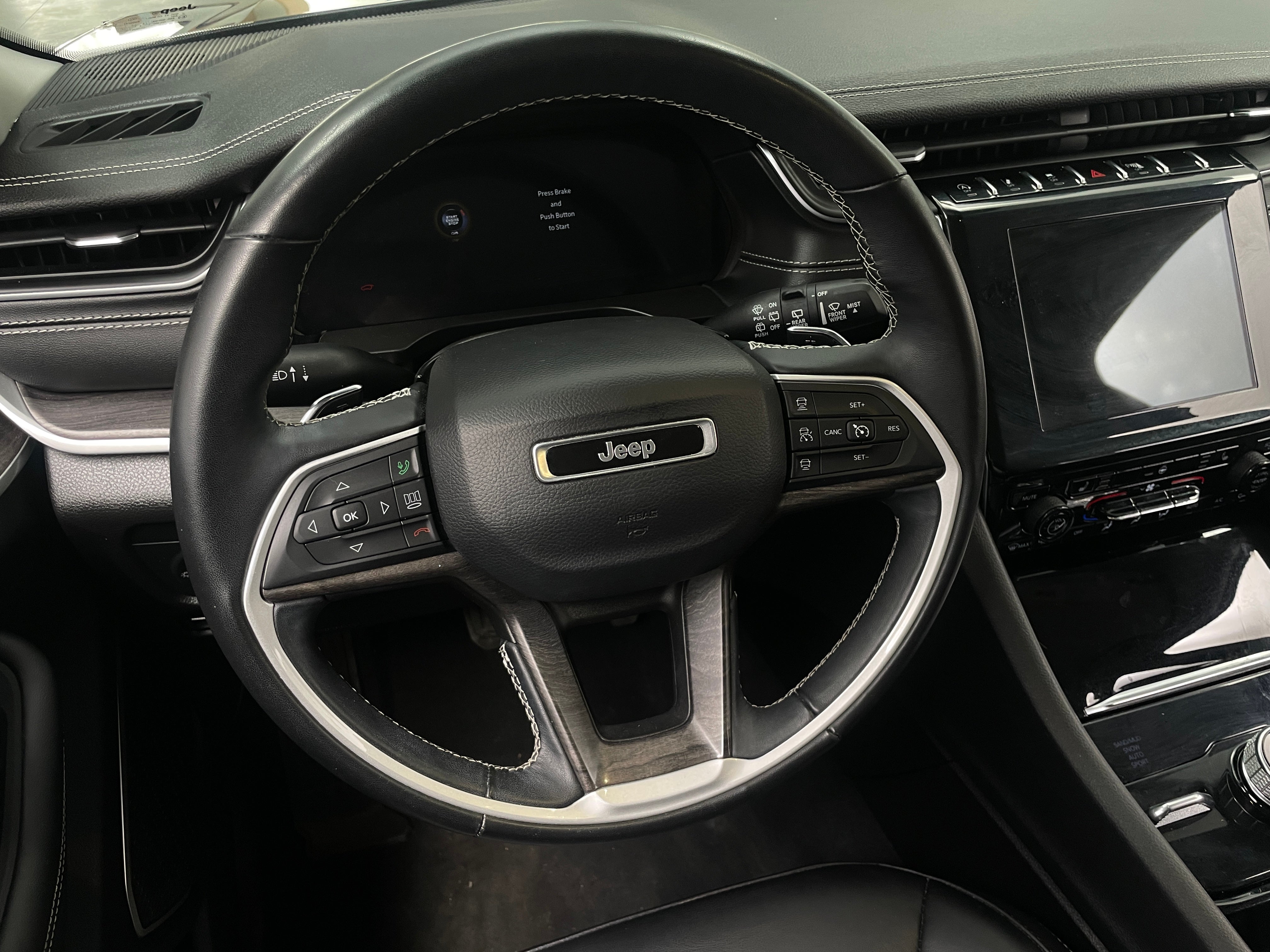 2022 Jeep Grand Cherokee L Limited Edition 4