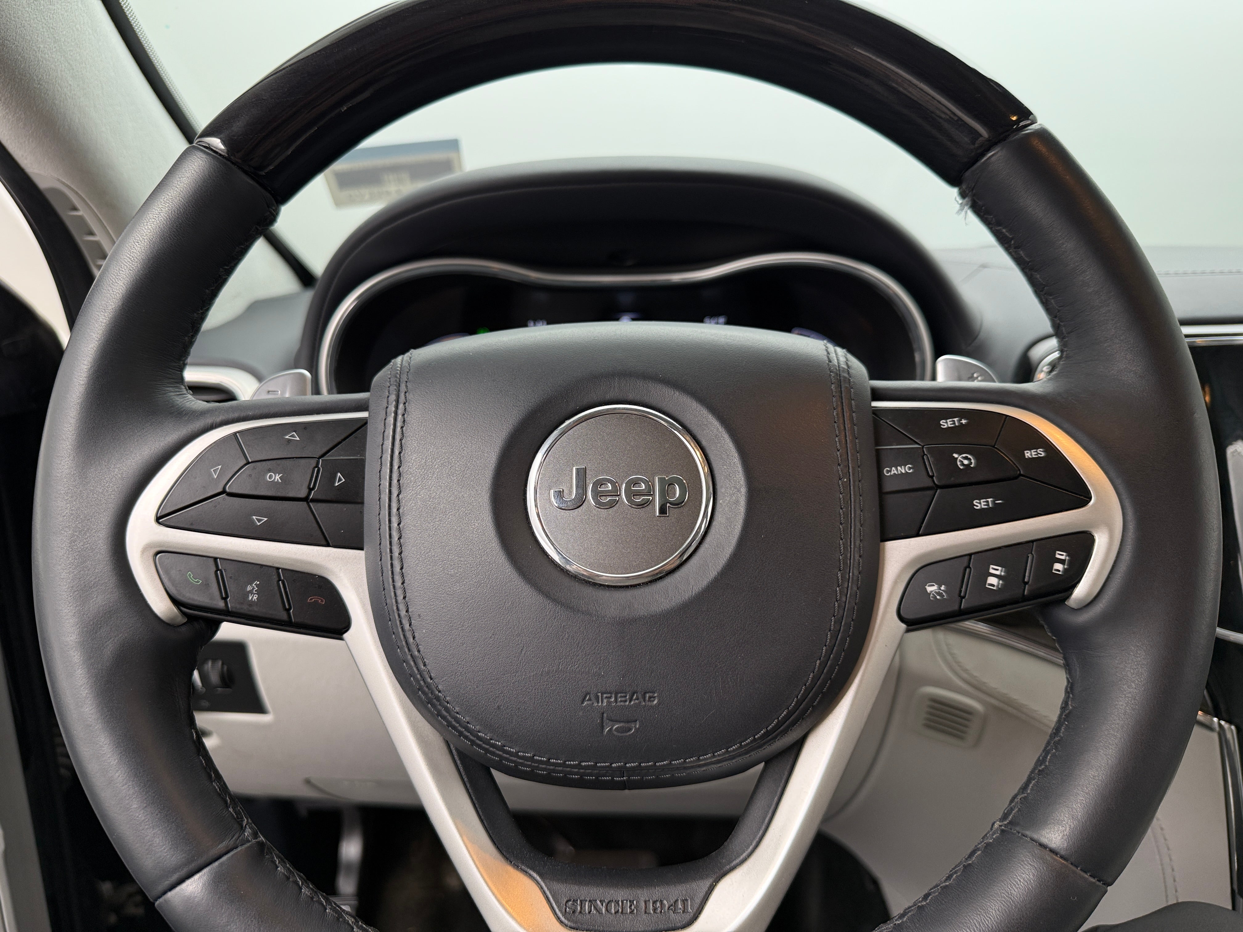 2019 Jeep Grand Cherokee Summit 4
